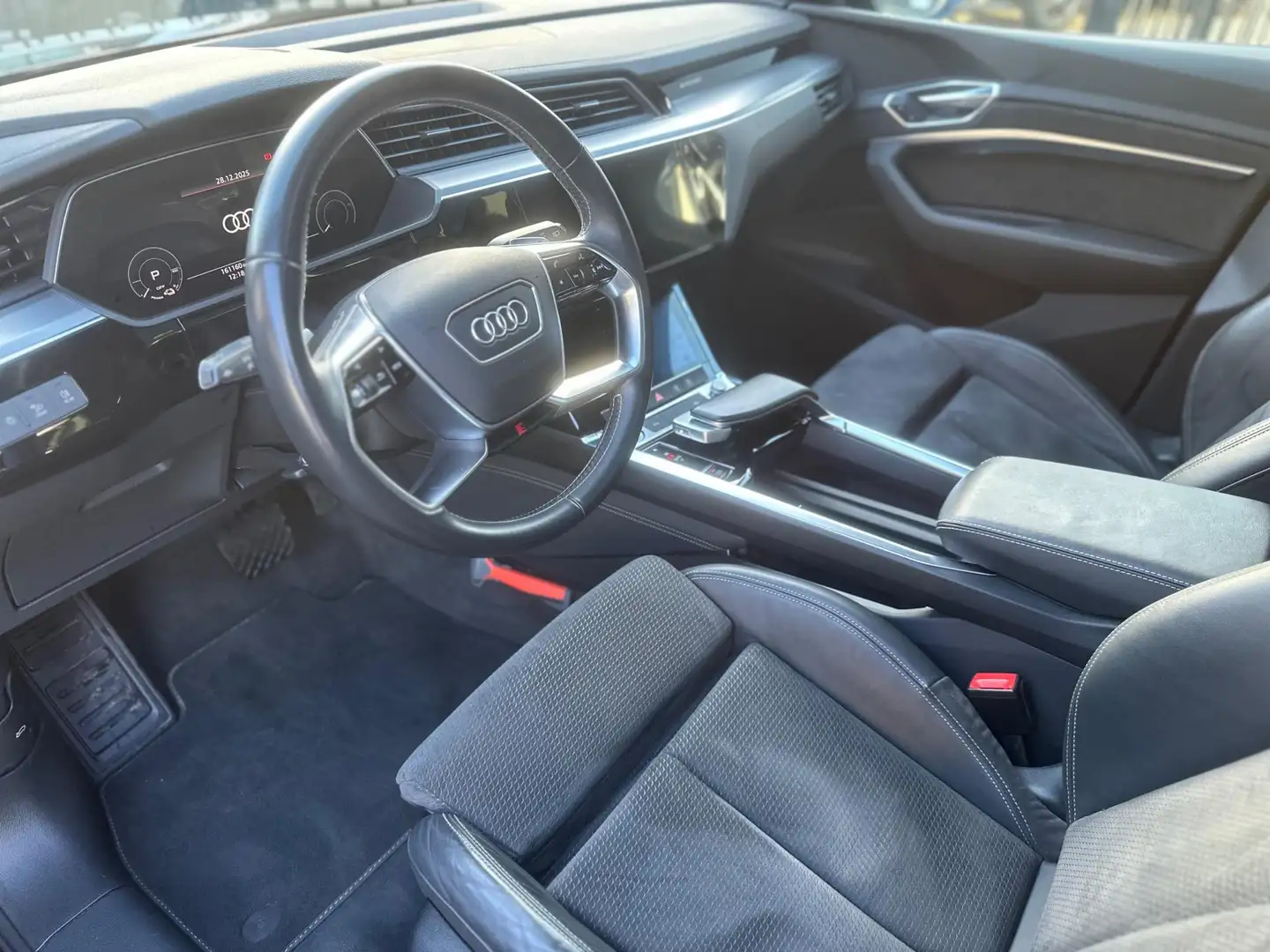 Audi e-tron 55 quattro 95 kWh | S LINE | PANO | 22 inch | Noir - 2