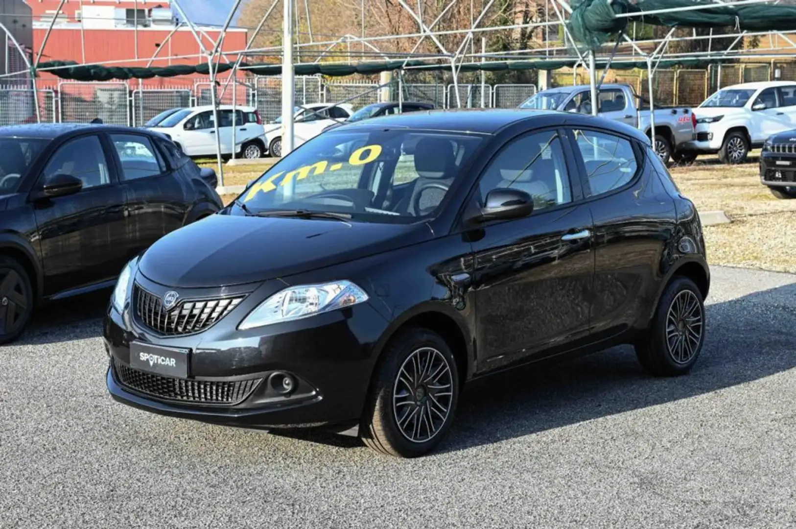 Lancia Ypsilon 1.0 FireFly 5 porte S&S Hybrid Oro Nero - 1