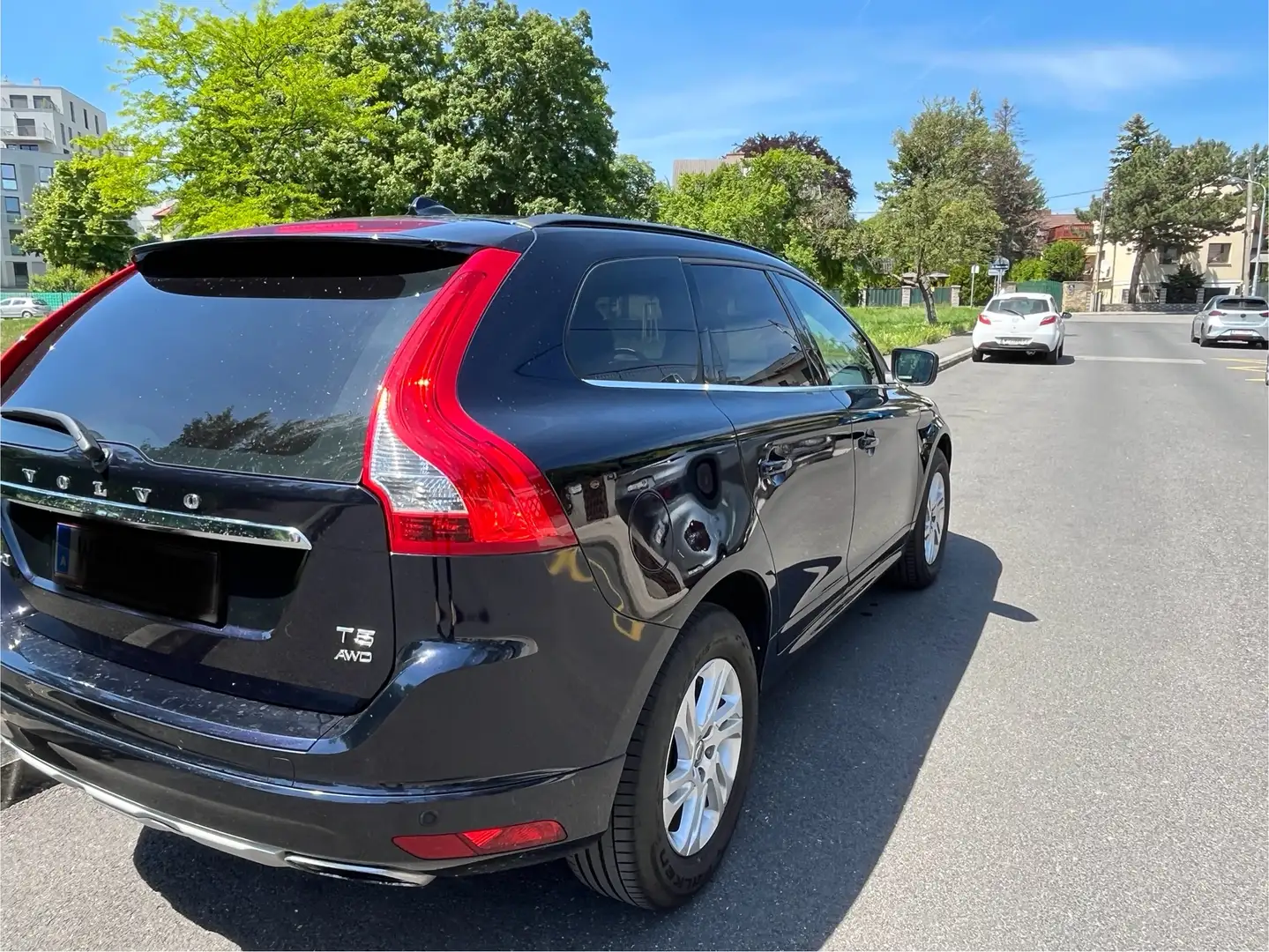 Volvo XC60 XC60 T5 AWD Momentum Geartronic Momentum Blau - 2