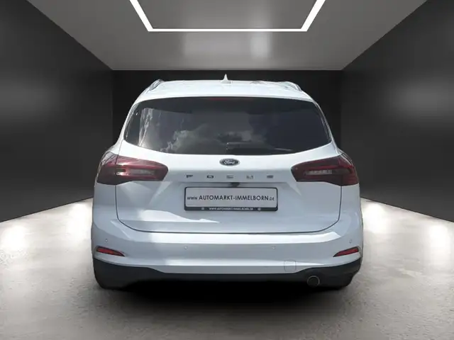 Ford Focus view 9