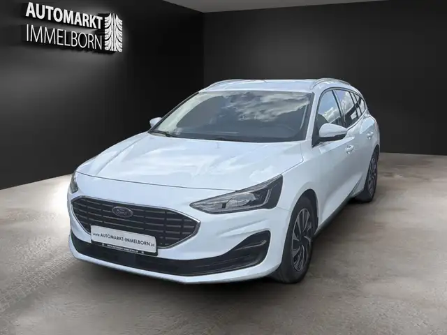Ford Focus view 3