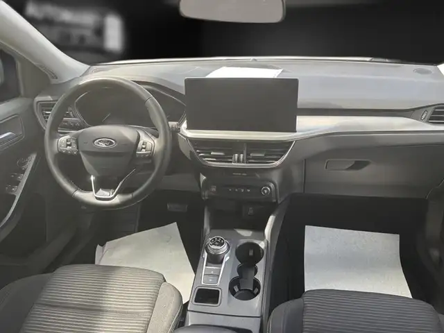 Ford Focus view 15