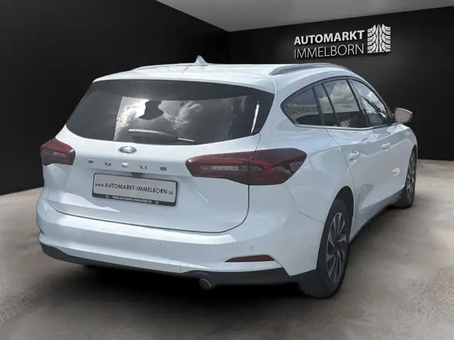 Ford Focus view 11