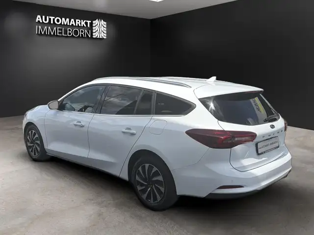 Ford Focus view 5