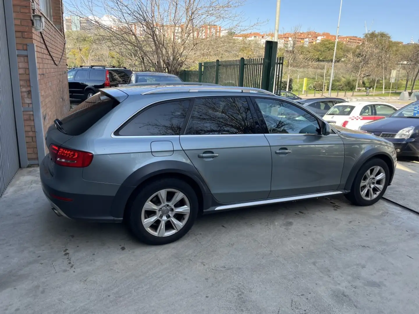Audi A4 allroad 2.0TFSI S-Tronic Plateado - 1