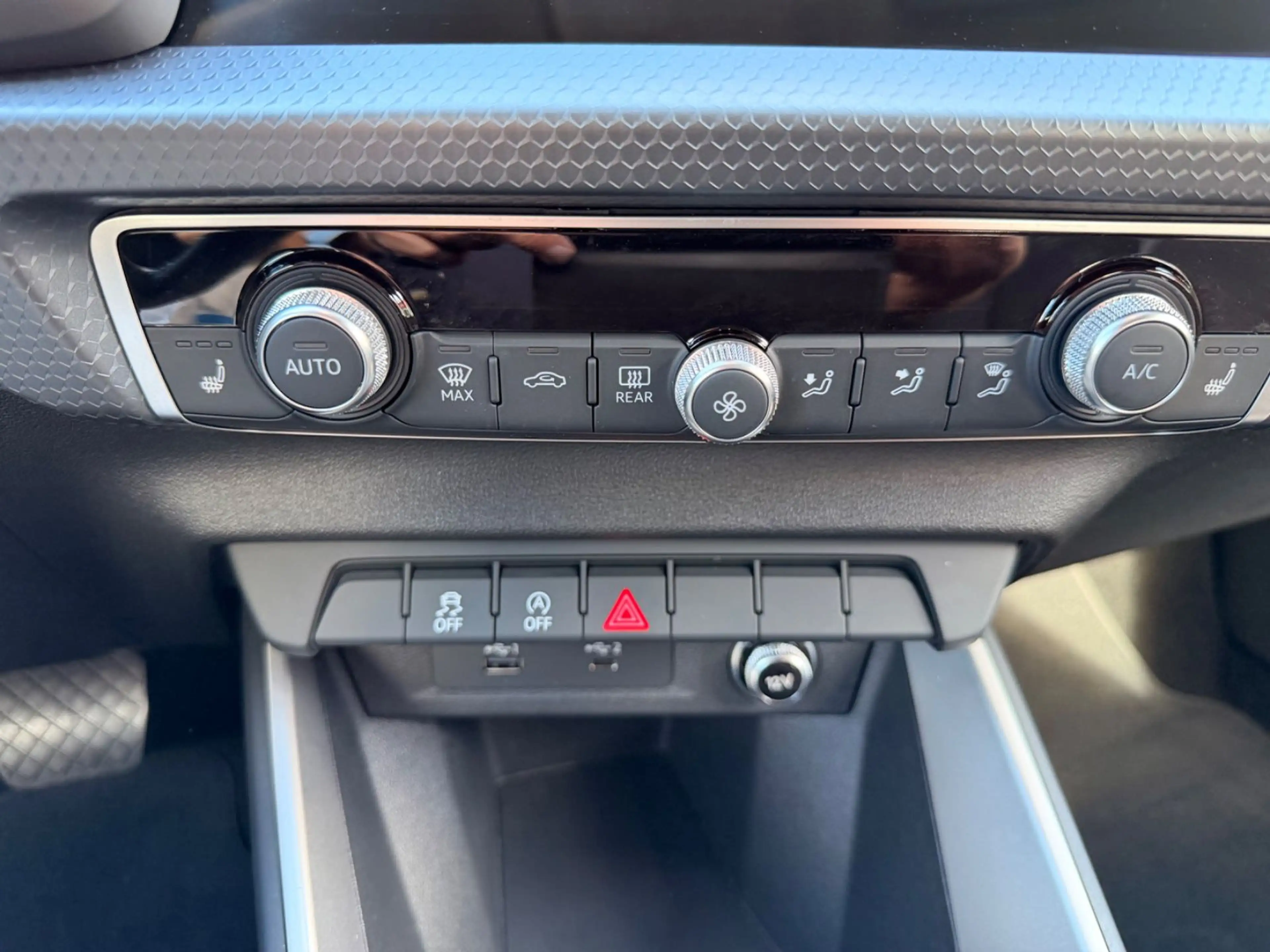Audi A1 Sportback basis DSG DigCockpit — photo 16