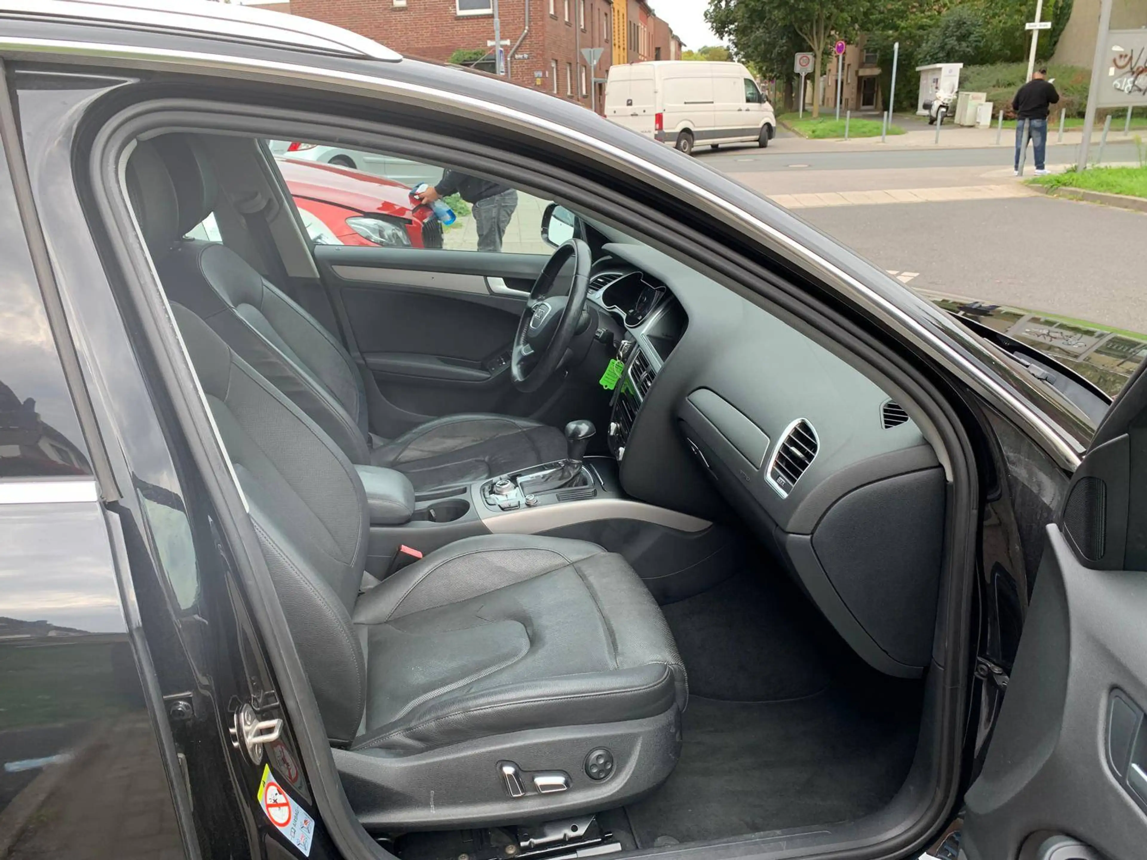 Audi A4 2.0 TDI AUTOMATIK *AHK-TEMPO-LEDER* — photo 14