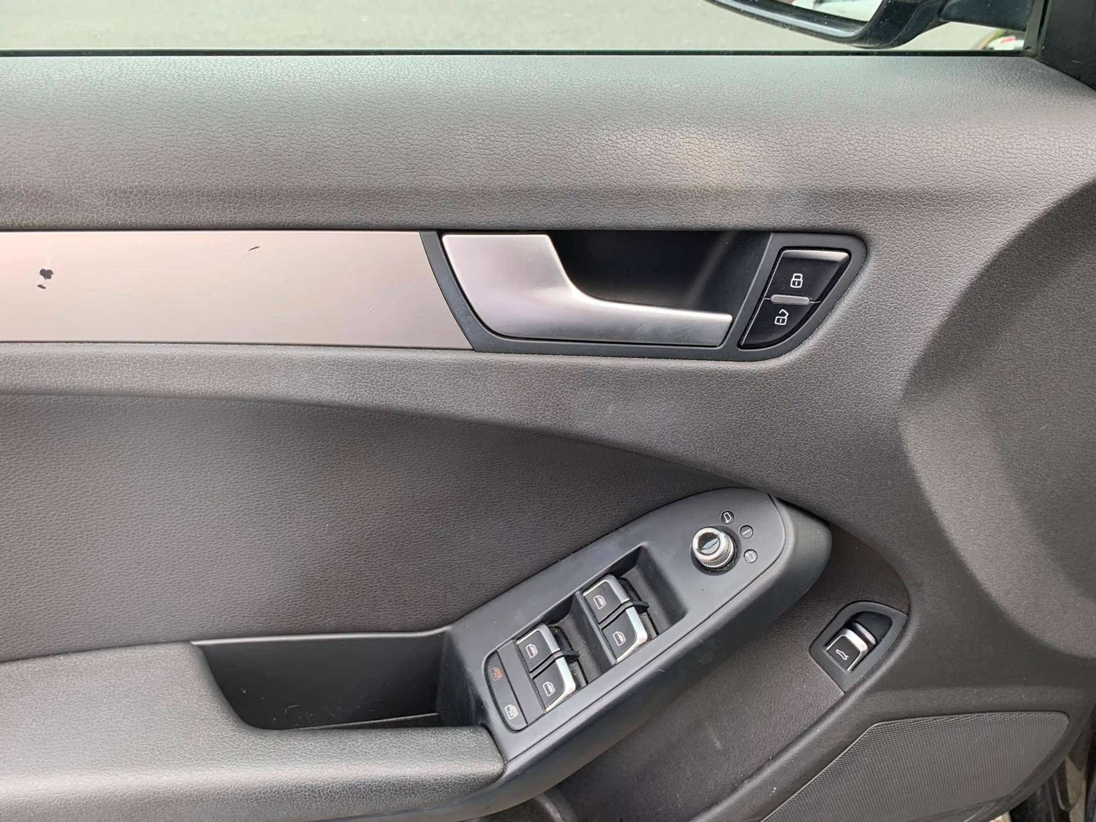 Audi A4 2.0 TDI AUTOMATIK *AHK-TEMPO-LEDER* — photo 10