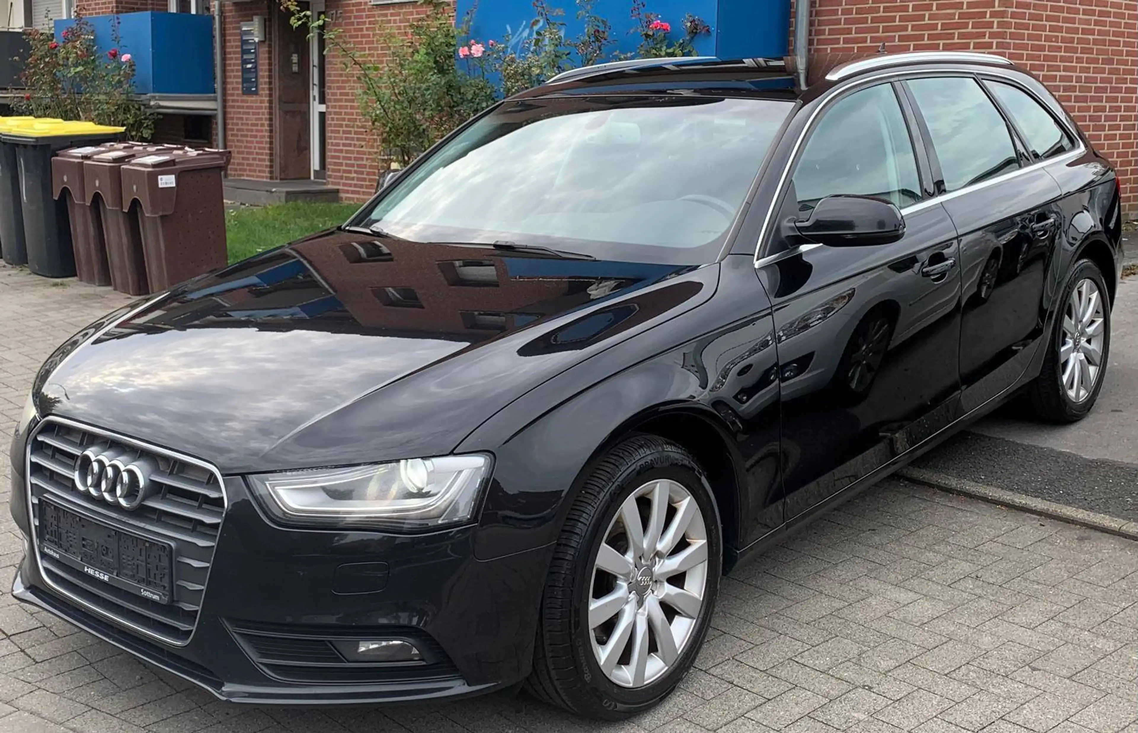 Audi A4 2.0 TDI AUTOMATIK *AHK-TEMPO-LEDER*