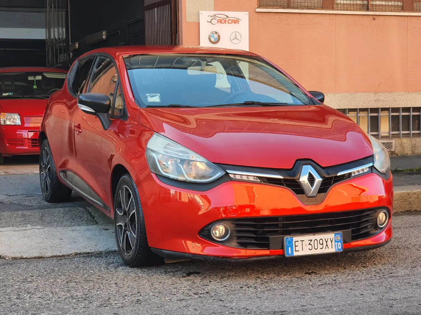 Renault Clio 1.2 75 CV 5p. Rot - 1