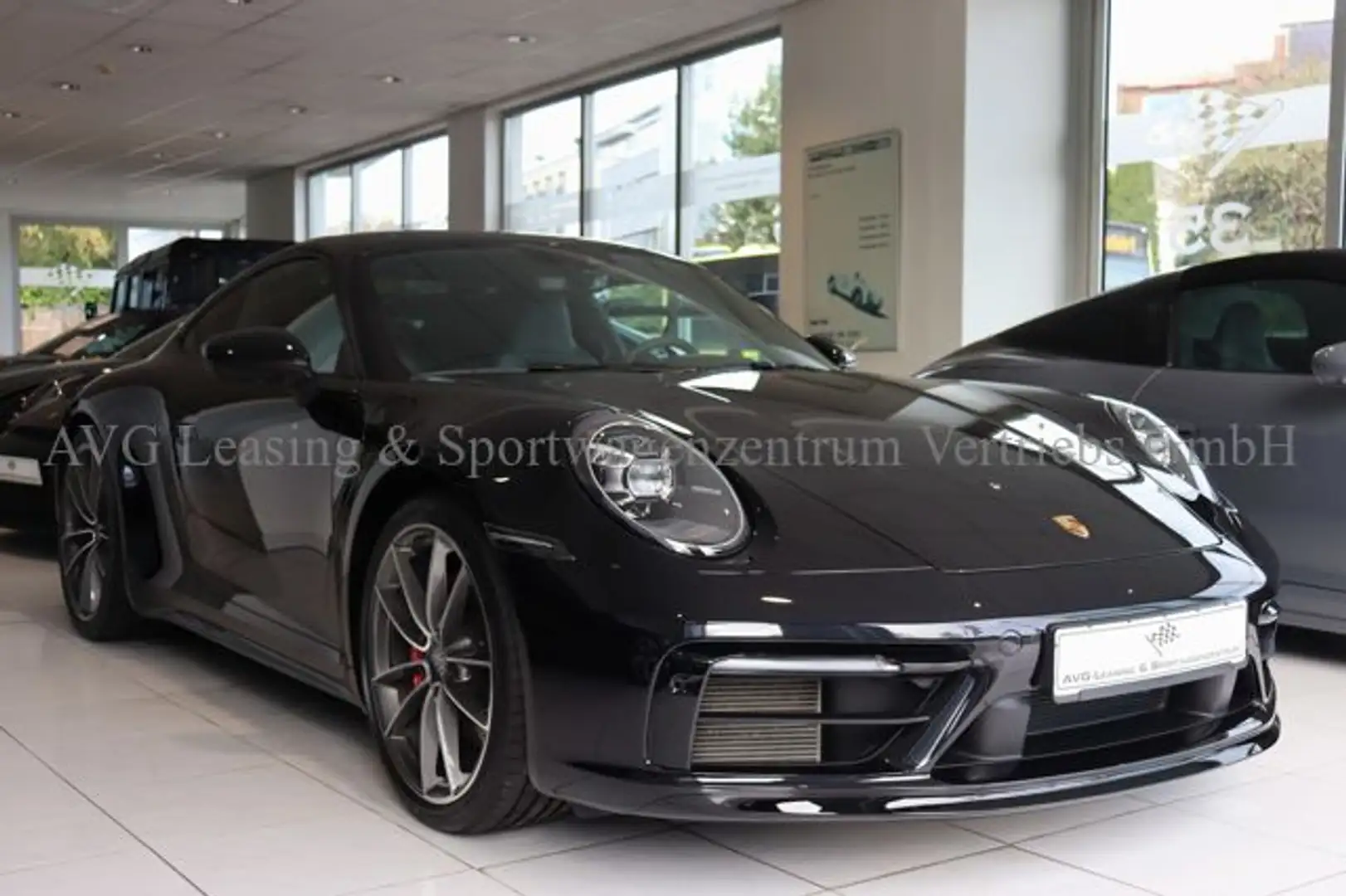 Porsche 992 911 Carrera 4S SportDesign/HA-Lenkung/SAGA Schwarz - 1