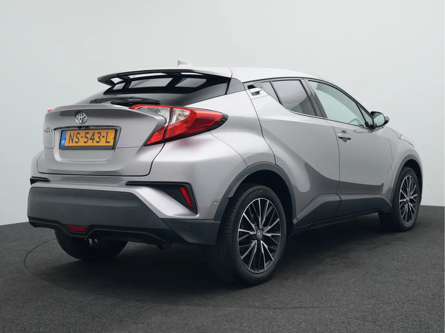 Toyota C-HR 1.2 Turbo 116 PK Executive | Parkeersensoren | LM Grijs - 2