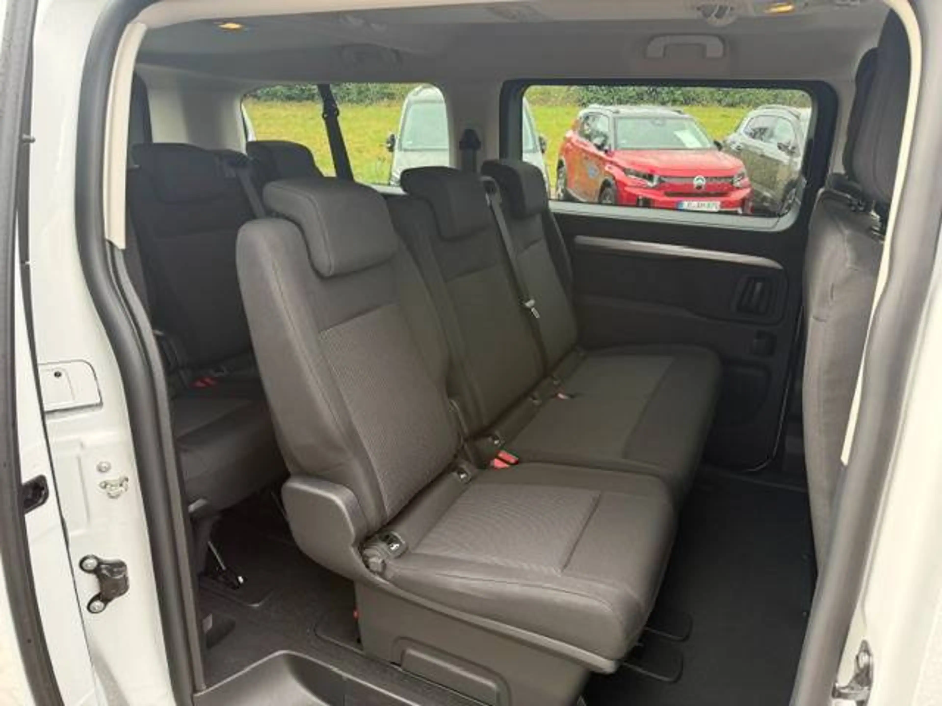 Citroen Spacetourer Blue HDI 180 EAT8 Plus XL 9 Sitzer Automatik — photo 14