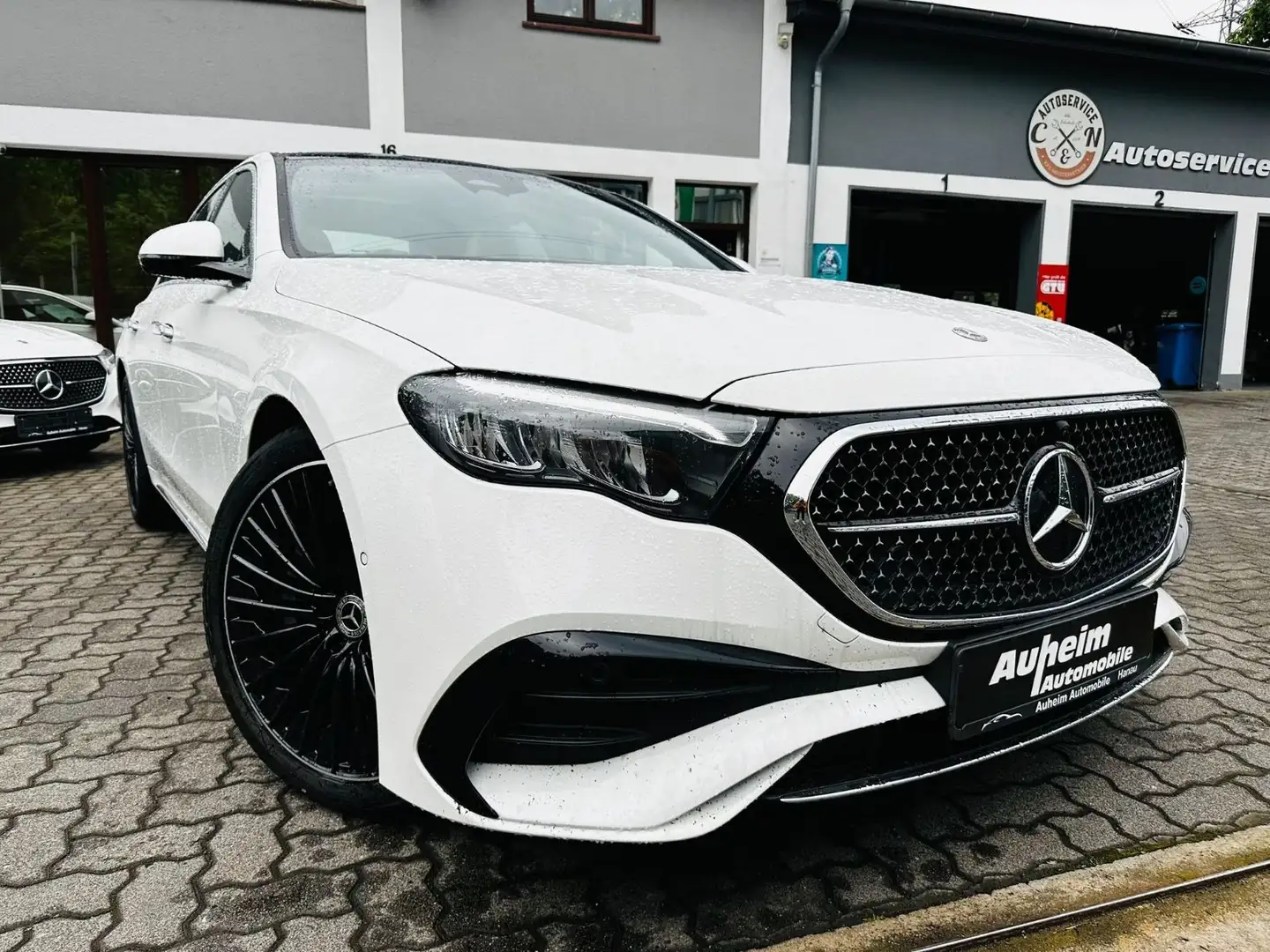 Mercedes-Benz E 200 AMG Line Advanced|HYPERSC. MBU|EUR1|PANO Weiß - 1