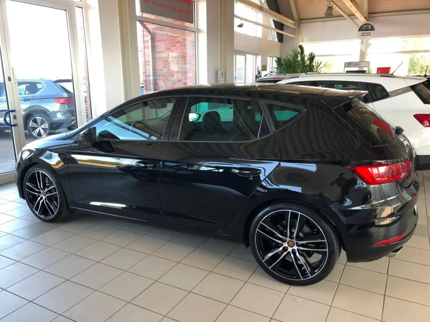 CUPRA Leon Cupra 290 Schwarz - 2