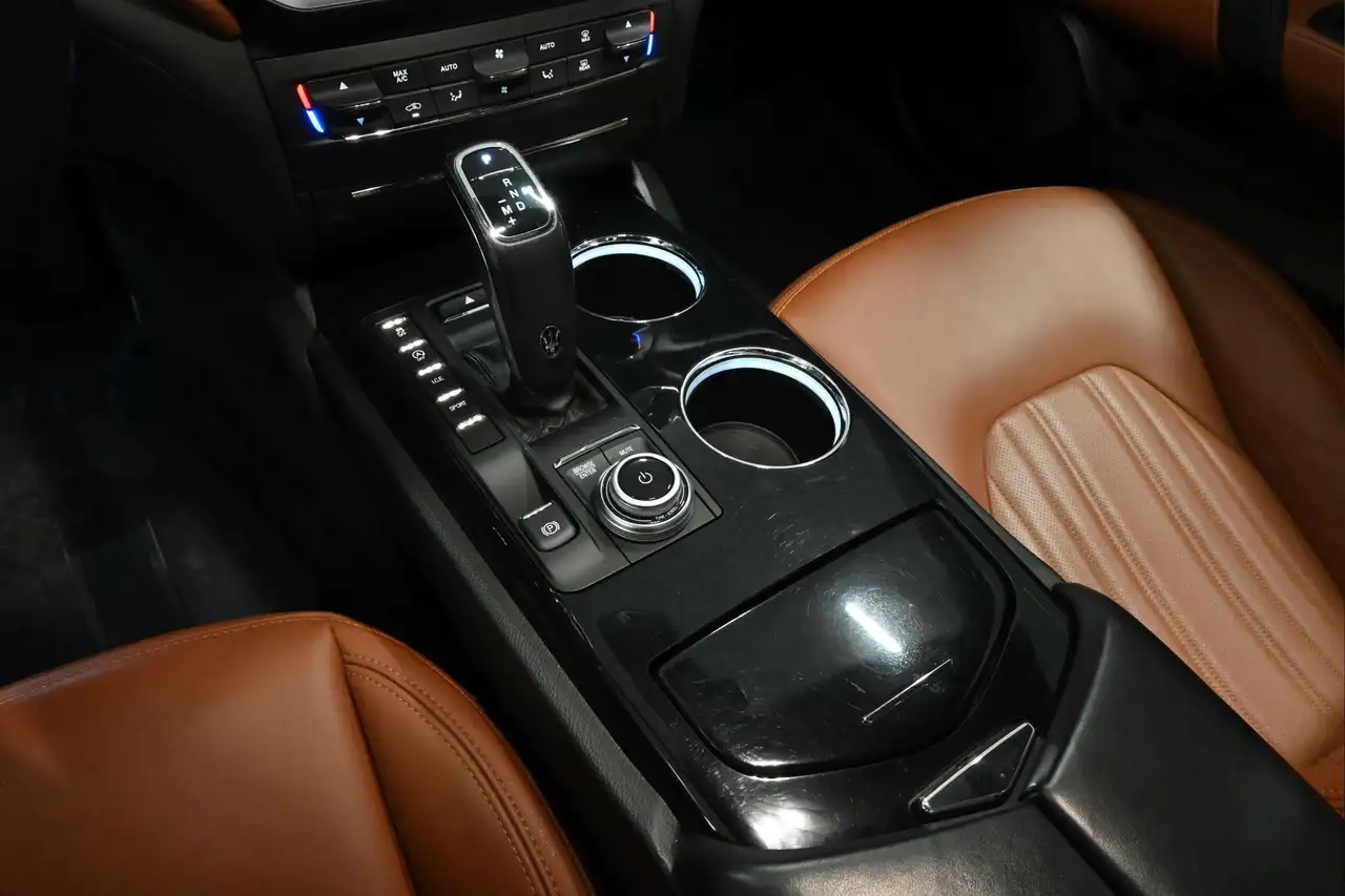 Maserati Ghibli fotografie Maserati Ghibli