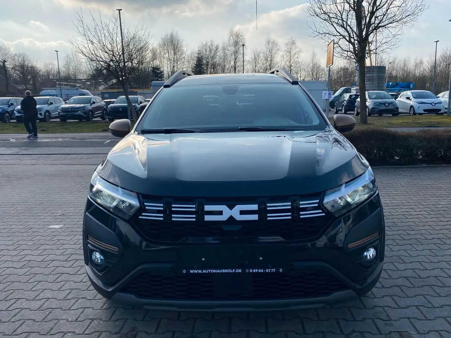 Dacia Jogger Extreme TCe 110 | 7 Sitze | KLIMA Schwarz - 2