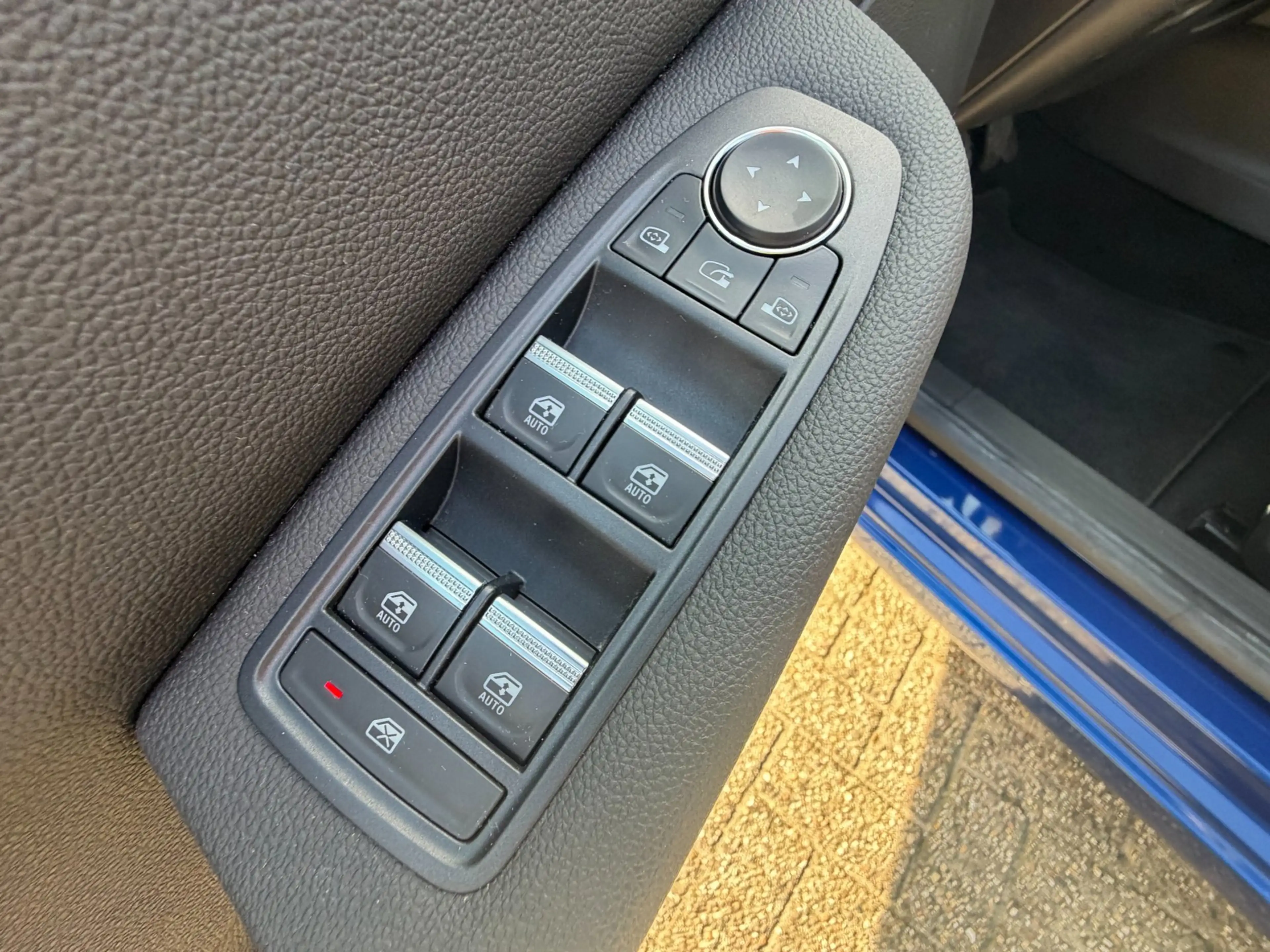 Renault Clio 1.0 TCe Intens — photo 19