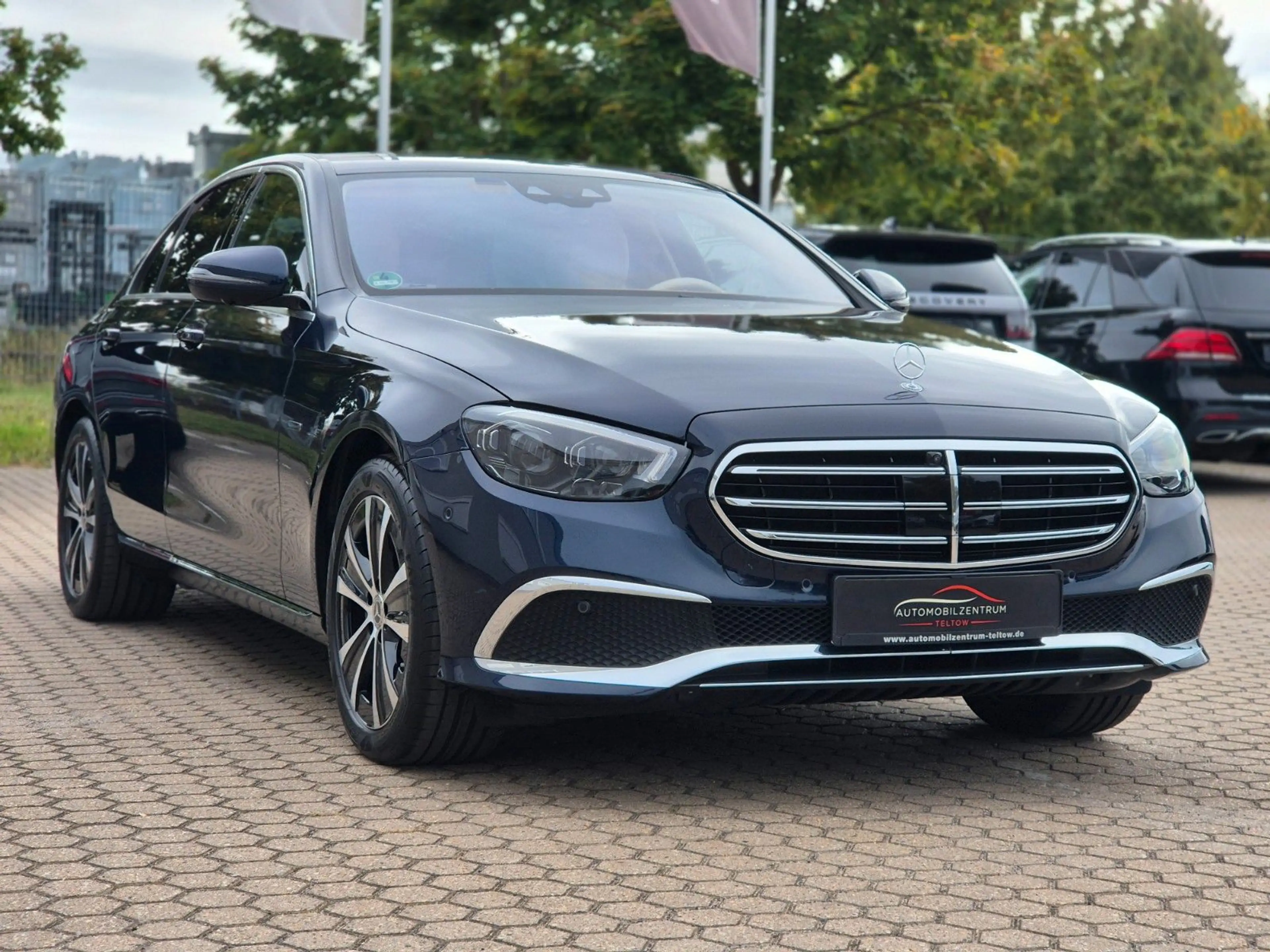 Mercedes-Benz E 300 E300e 4Matic Exclusive Designo Softclose Air 360 — photo 5