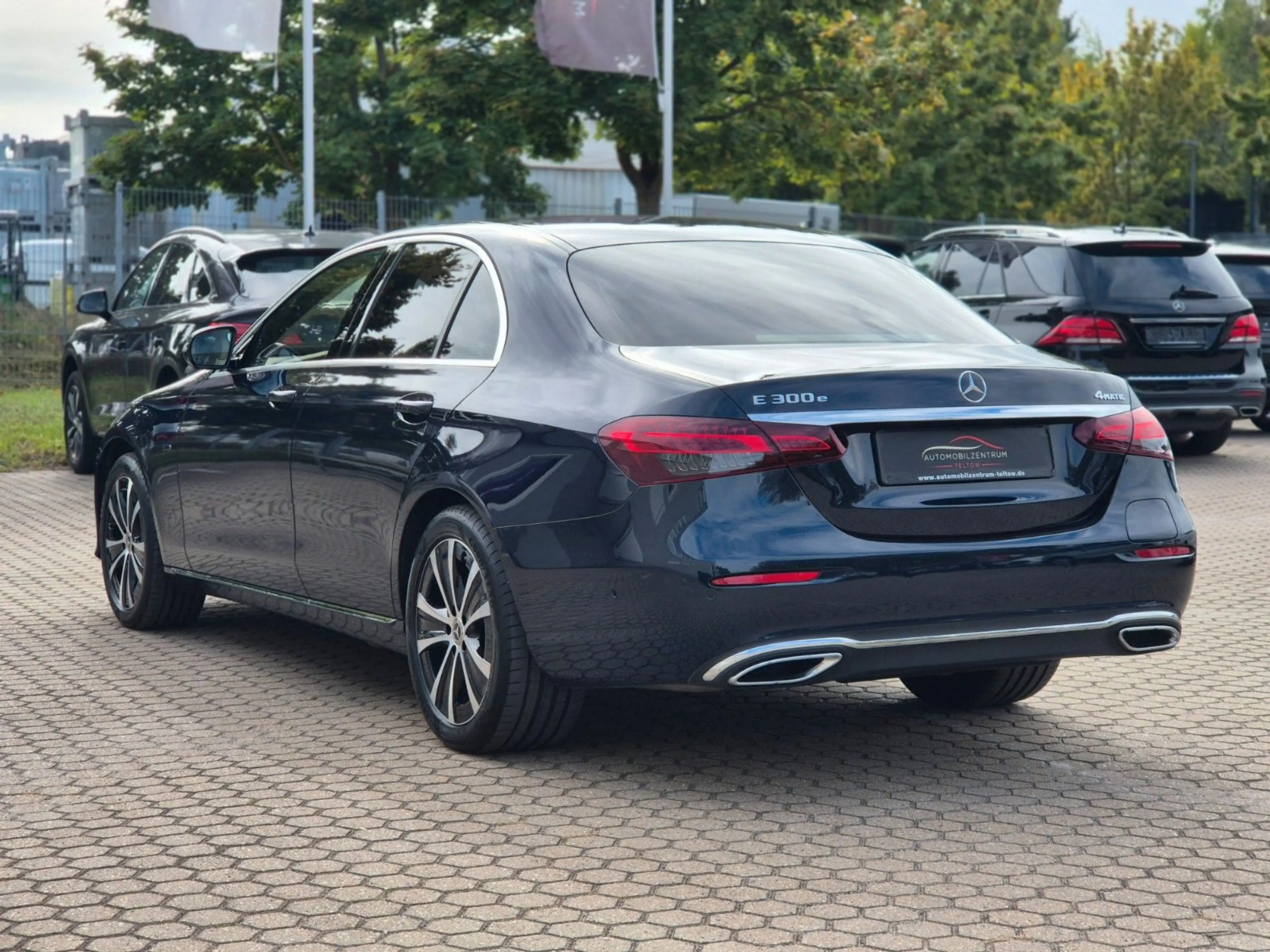 Mercedes-Benz E 300 E300e 4Matic Exclusive Designo Softclose Air 360 — photo 8