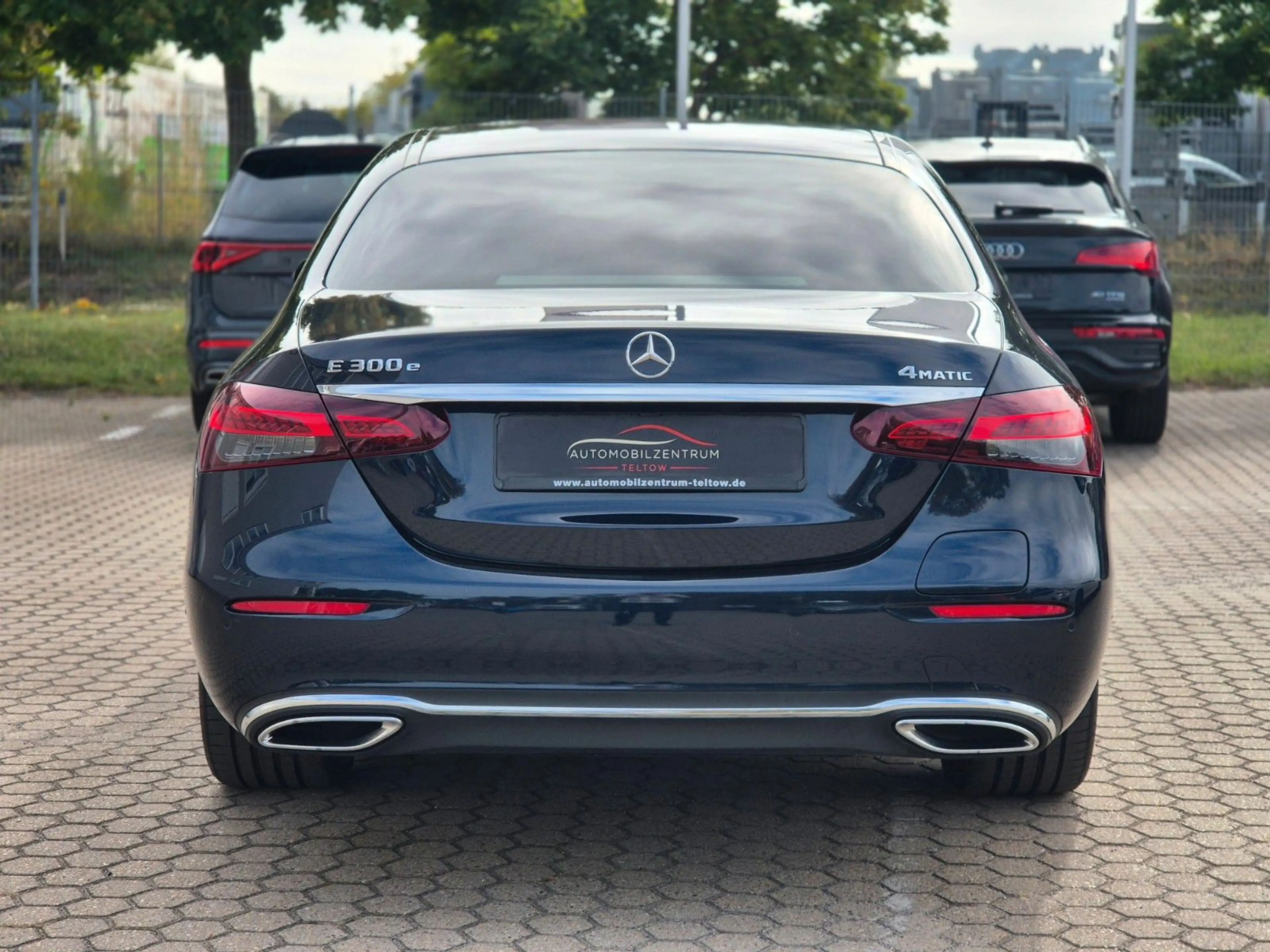 Mercedes-Benz E 300 E300e 4Matic Exclusive Designo Softclose Air 360 — photo 9