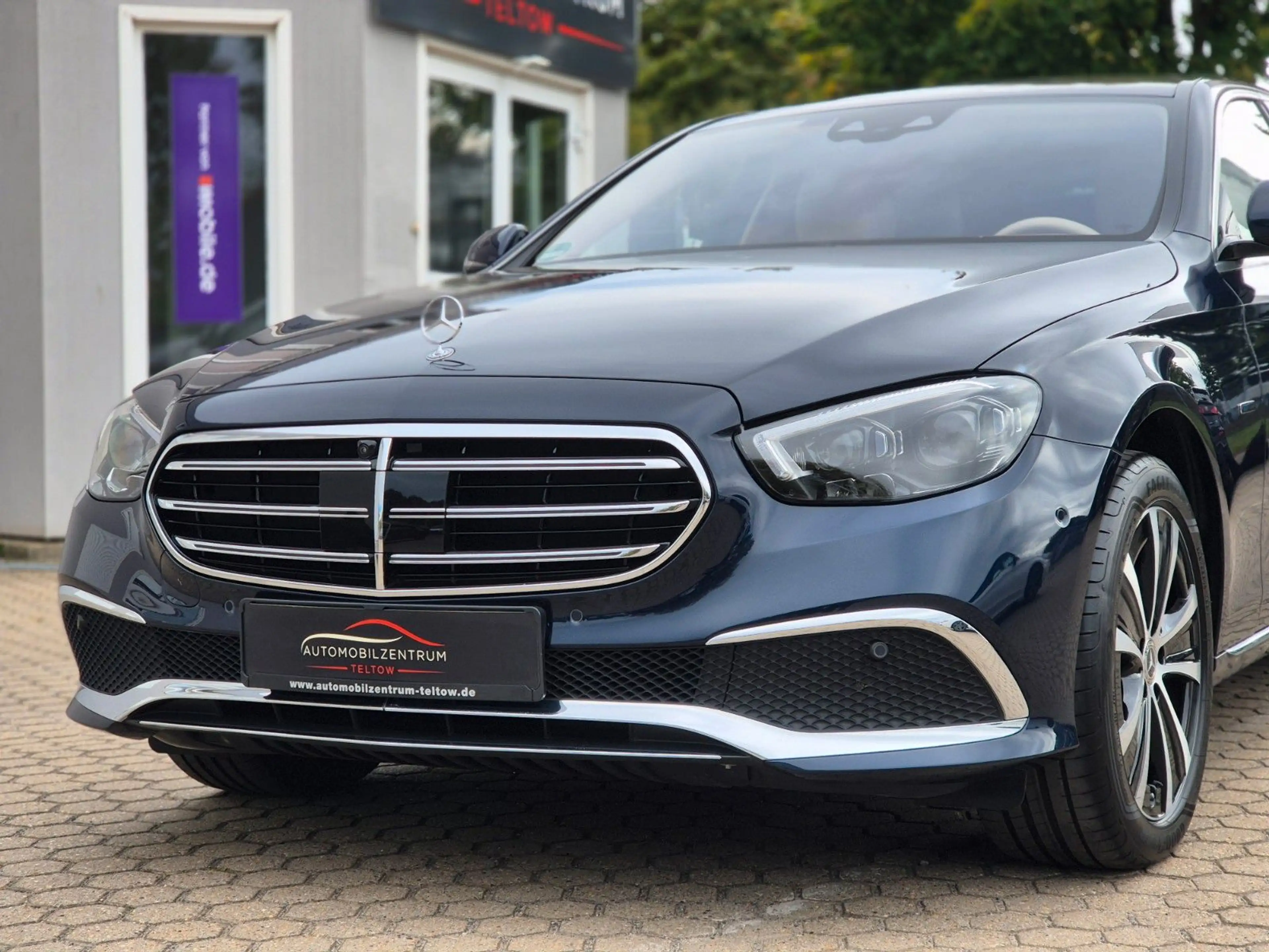Mercedes-Benz E 300 E300e 4Matic Exclusive Designo Softclose Air 360 — photo 12