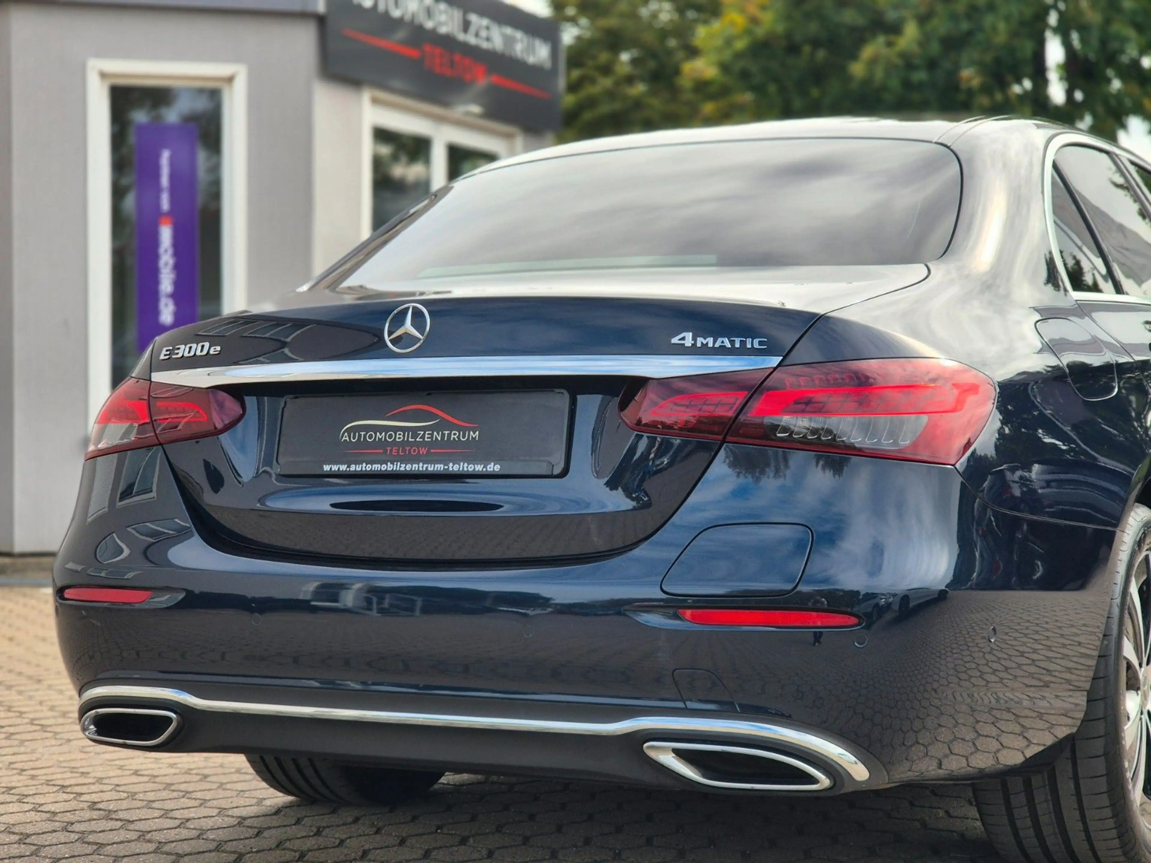 Mercedes-Benz E 300 E300e 4Matic Exclusive Designo Softclose Air 360 — photo 14
