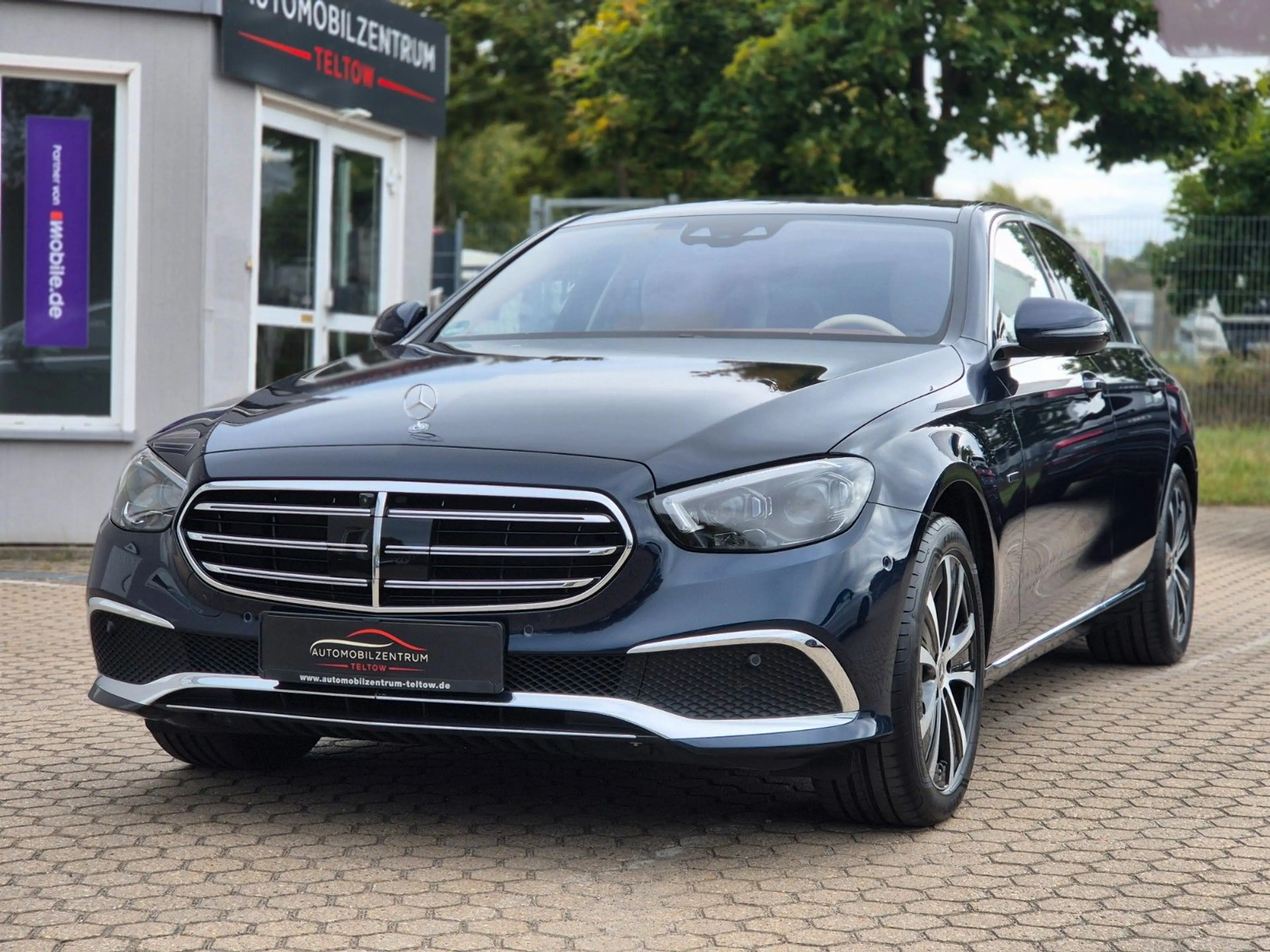 Mercedes-Benz E 300 E300e 4Matic Exclusive Designo Softclose Air 360 — photo 3