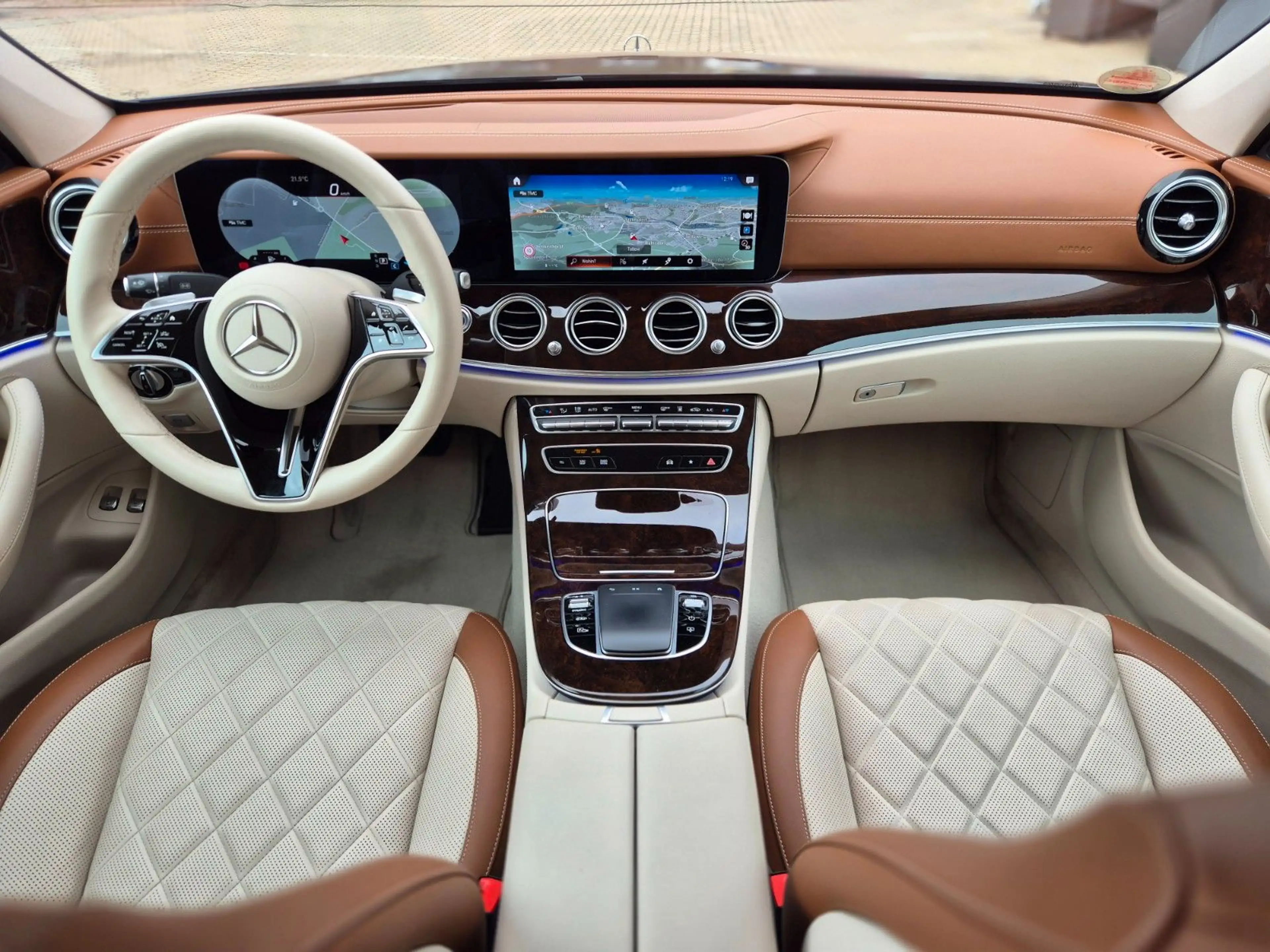 Mercedes-Benz E 300 E300e 4Matic Exclusive Designo Softclose Air 360 — photo 13