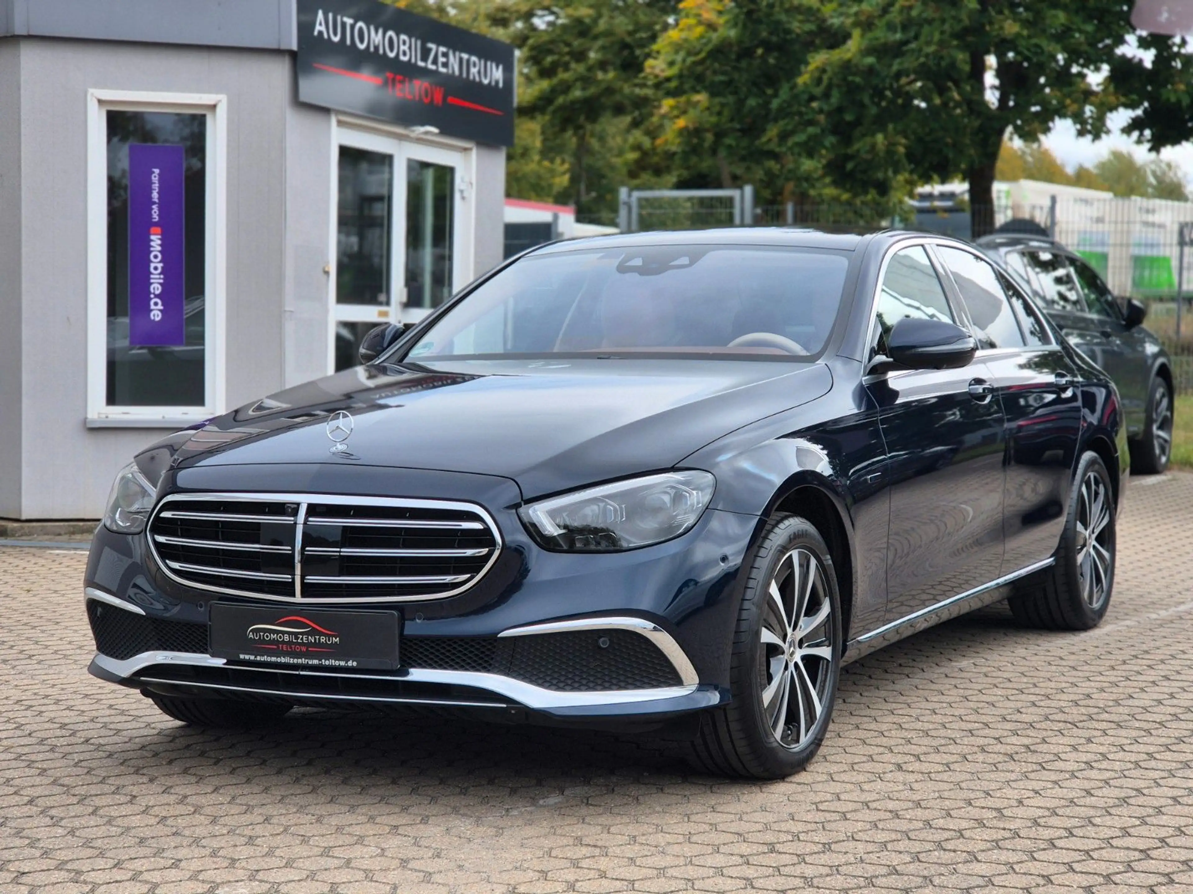 Mercedes-Benz E 300 E300e 4Matic Exclusive Designo Softclose Air 360 — photo 2