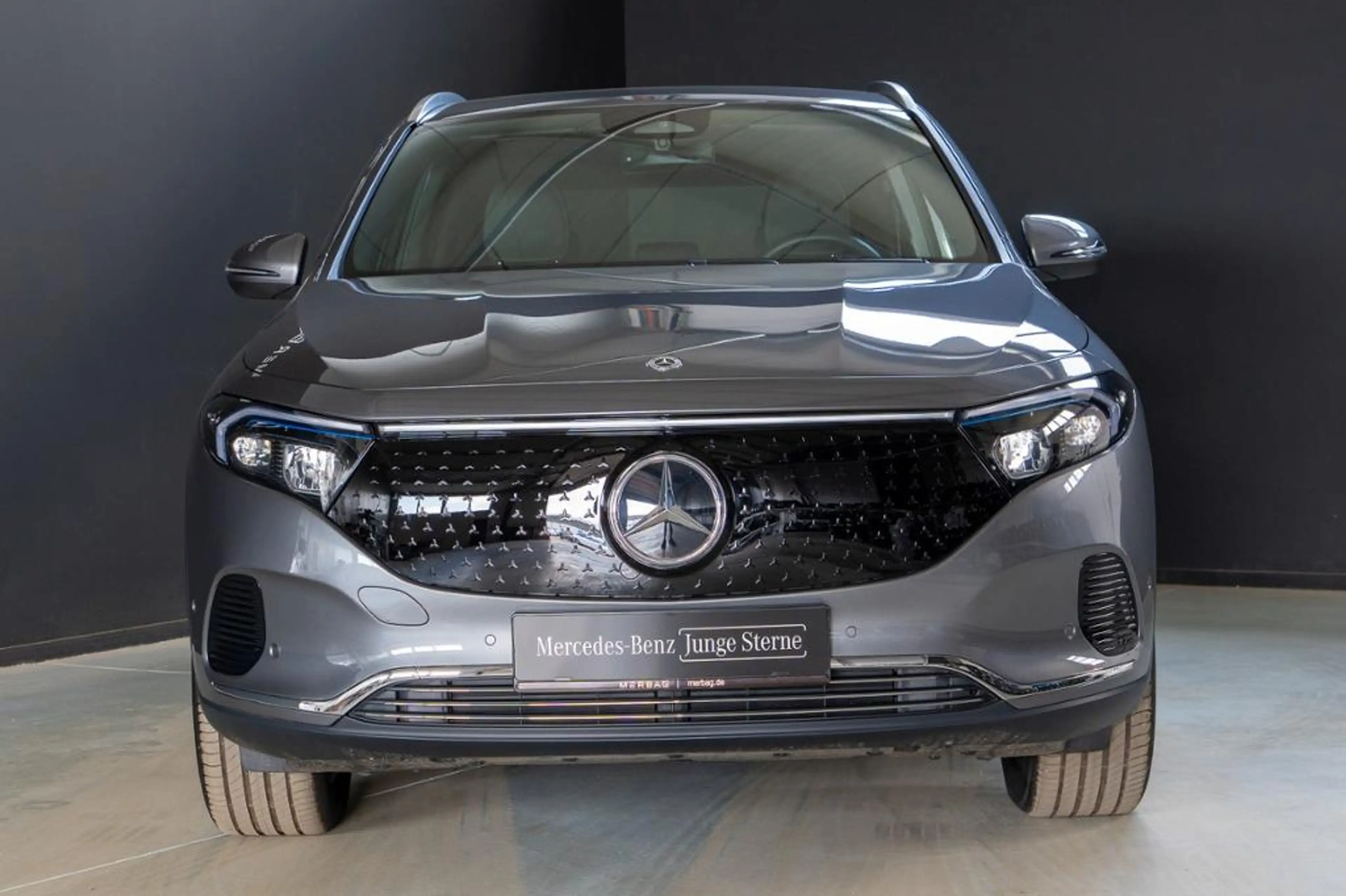 Mercedes-Benz EQA 300 4M *Progressive LED Kam Winter Totwin — photo 2