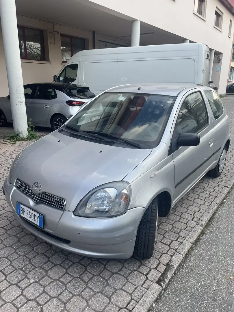 Toyota Yaris 3p 1.0 Sol - 2