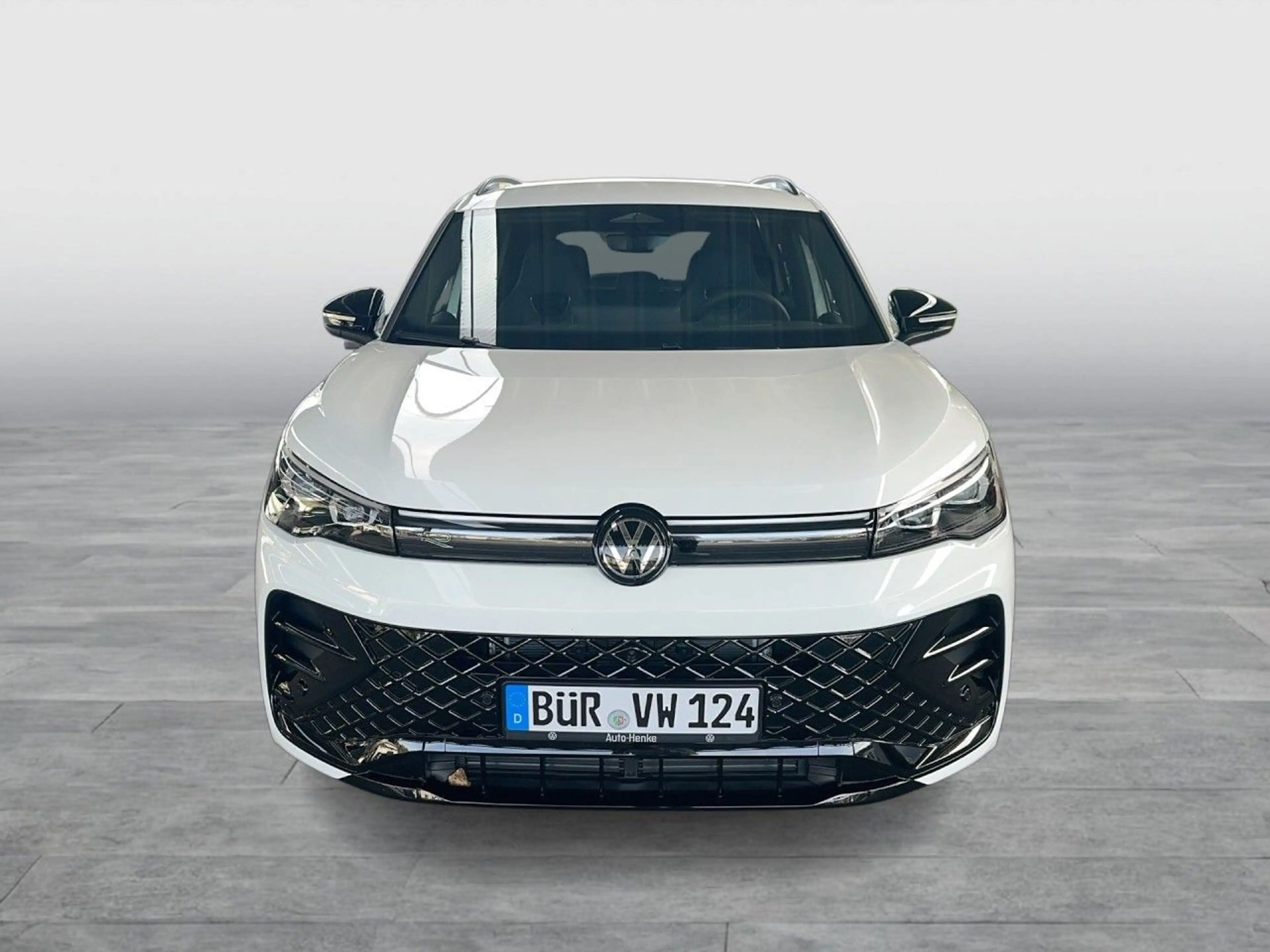 Volkswagen Tiguan 1.5 eTSI R-LINE + IQ DRIVE + AHK + MATRIX — photo 10
