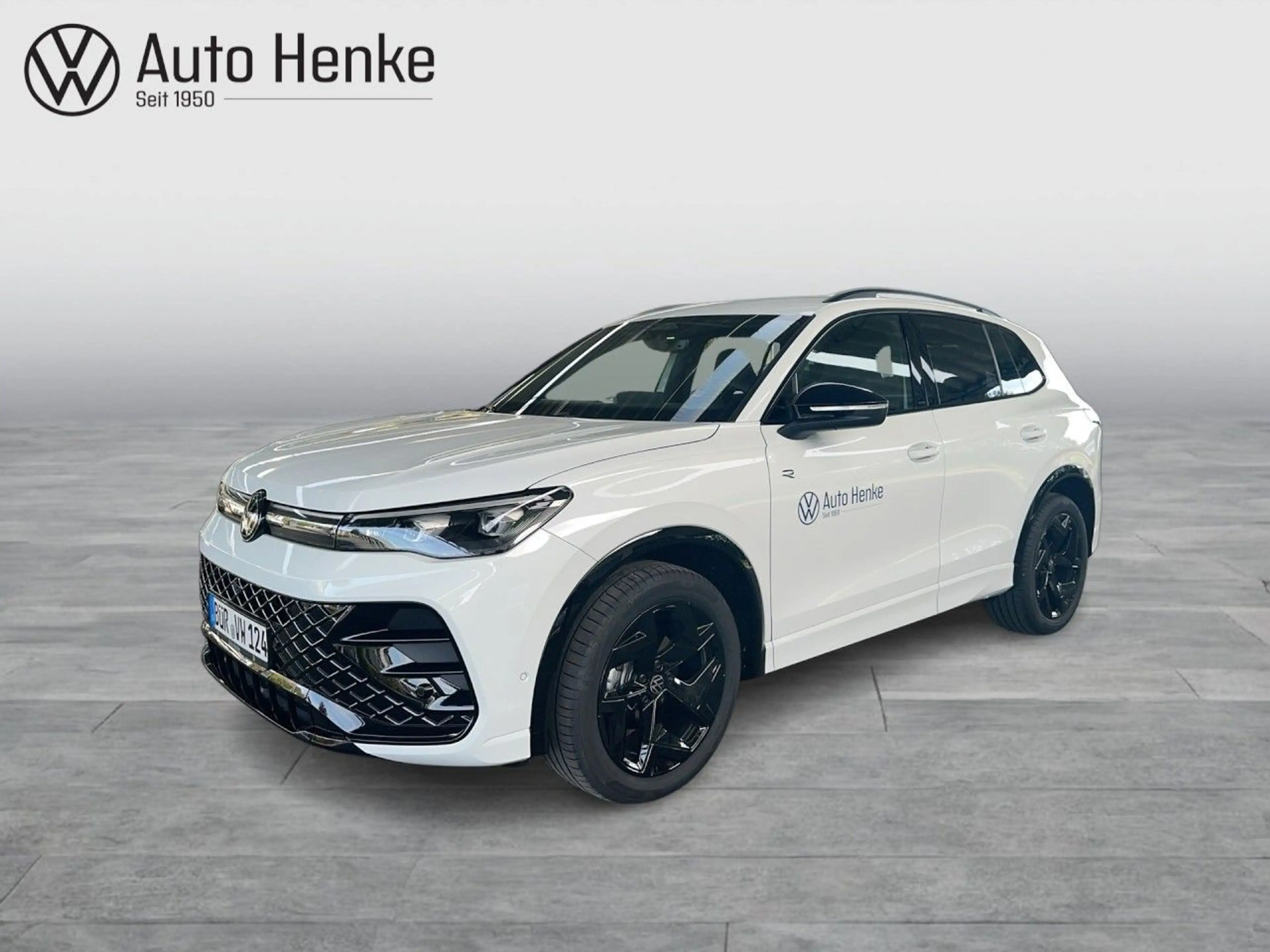 Volkswagen Tiguan 1.5 eTSI R-LINE + IQ DRIVE + AHK + MATRIX — photo 2