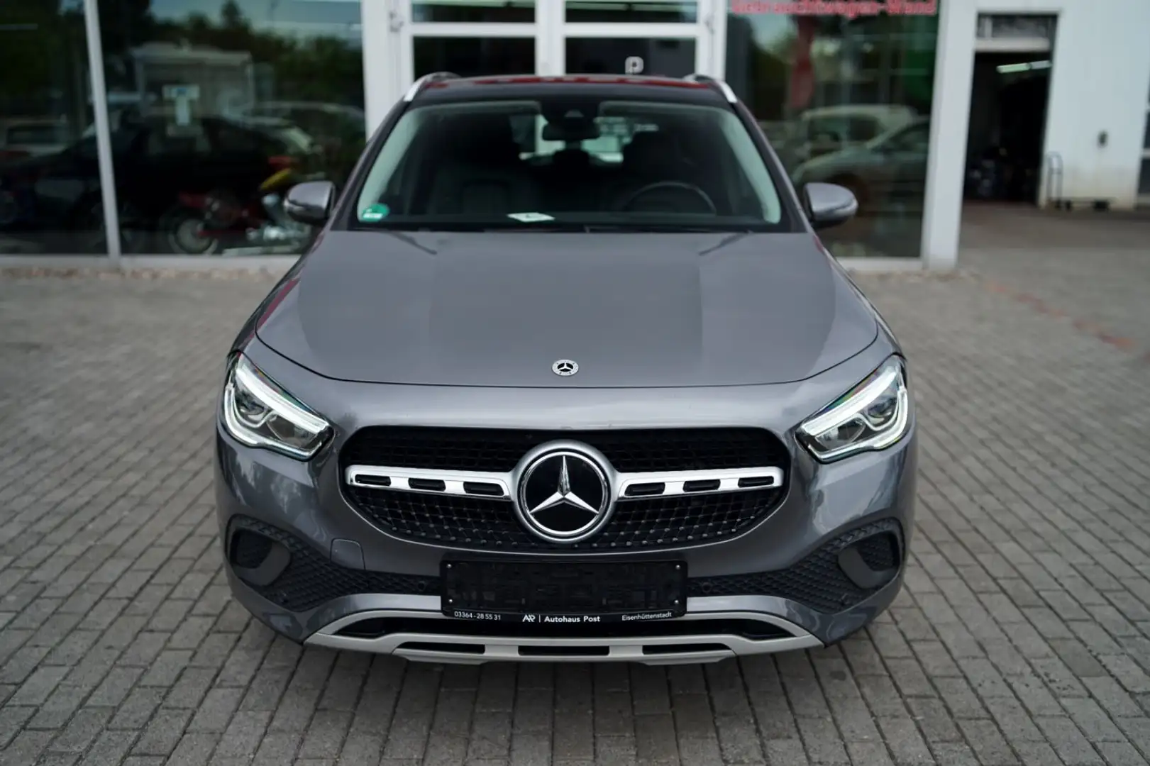 Mercedes-Benz GLA 200 d AHK Kamera LED Panorama Sitzheizung DAB Gris - 2