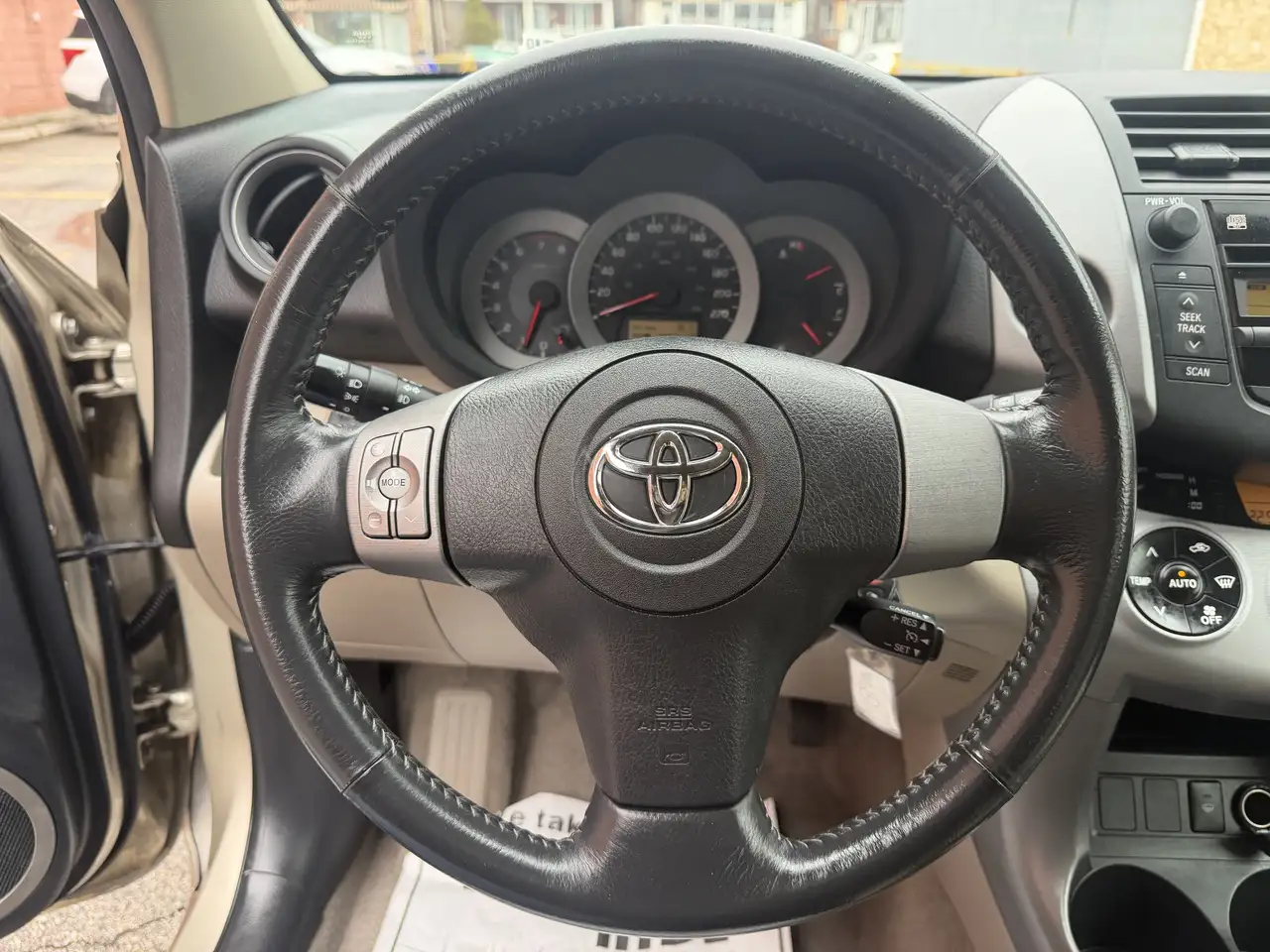 Toyota RAV 4 снимка Toyota RAV 4