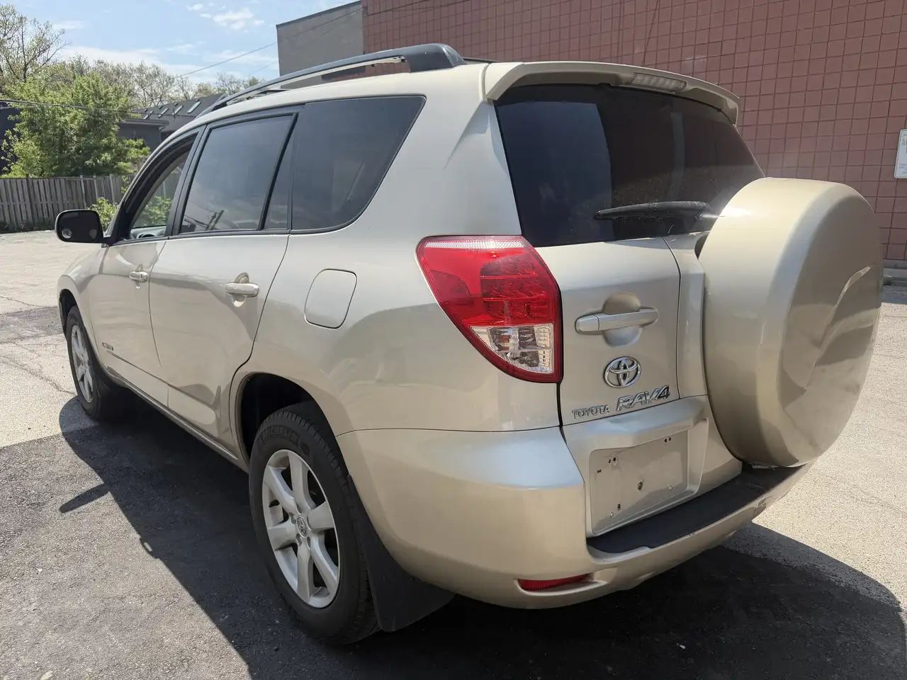 Toyota RAV 4 снимка Toyota RAV 4