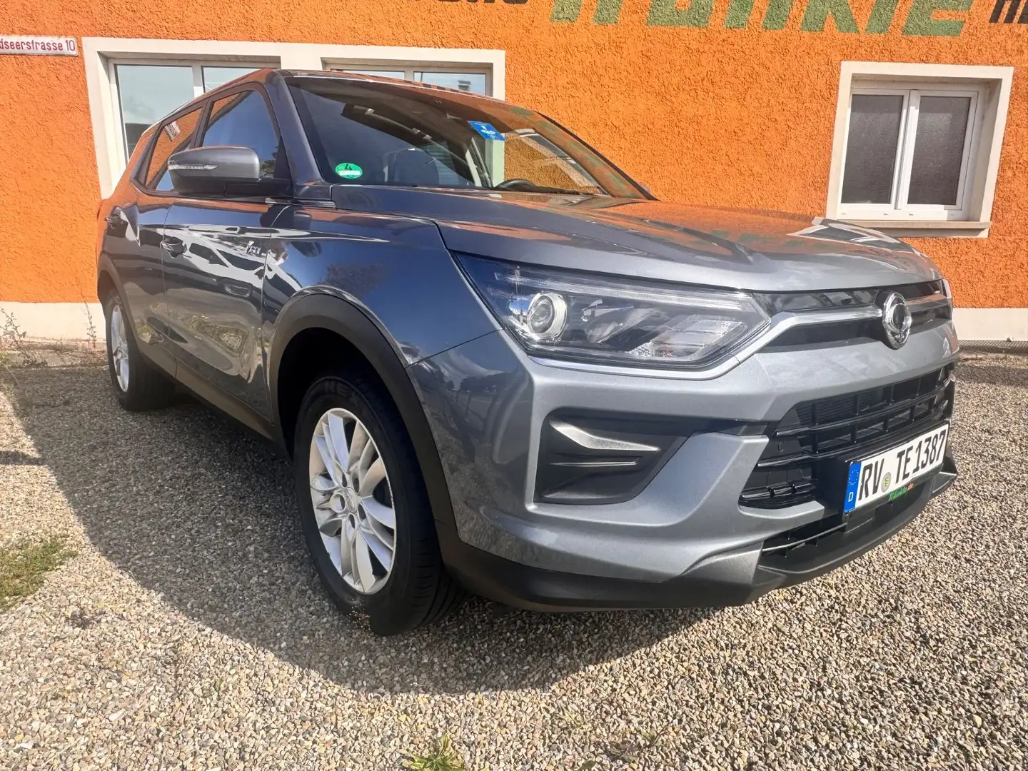 SsangYong Korando 1.5 T-GDI Benzin 2WD, Autom Gris - 2