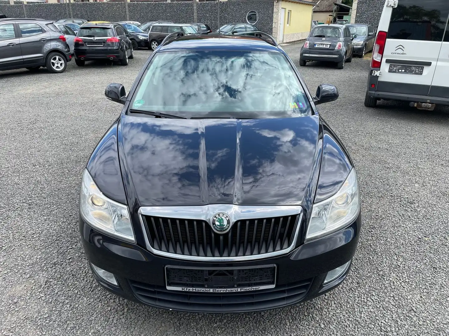 Skoda Octavia Ambiente Schwarz - 2