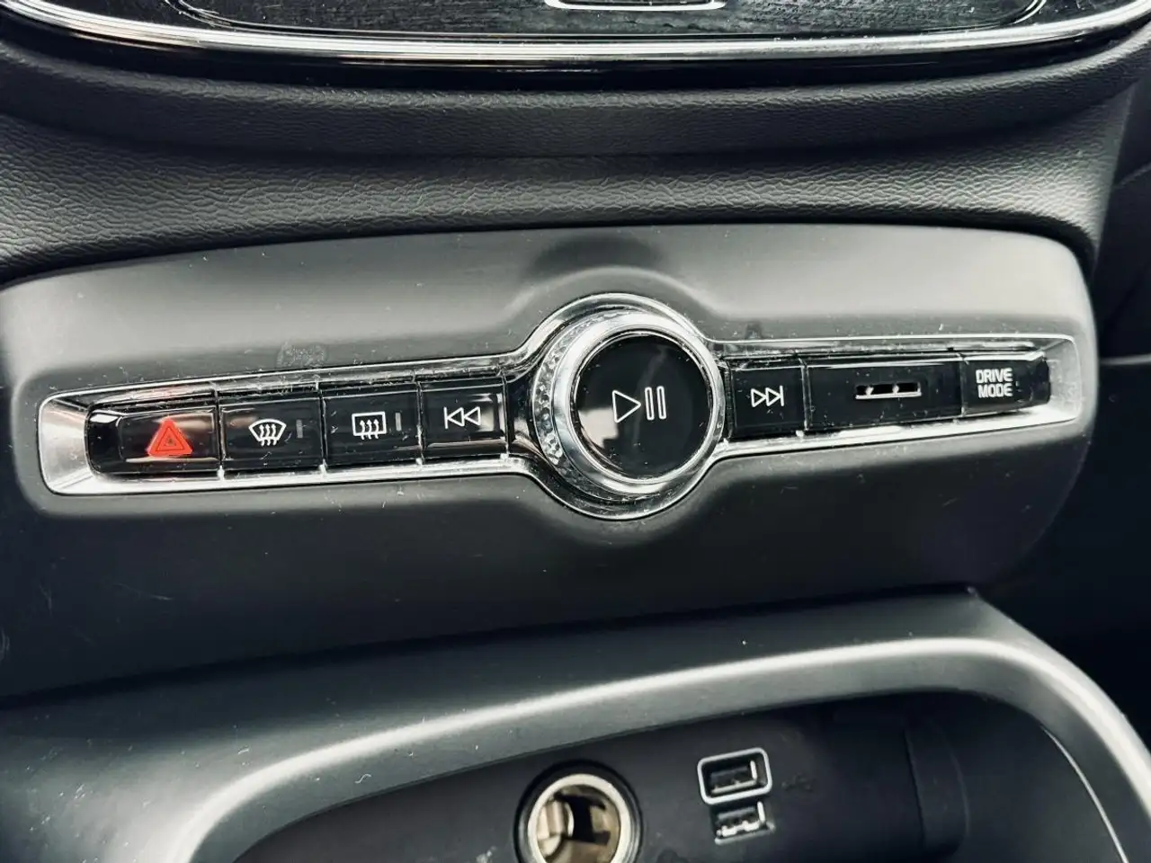 Volvo XC40 снимка Volvo XC40