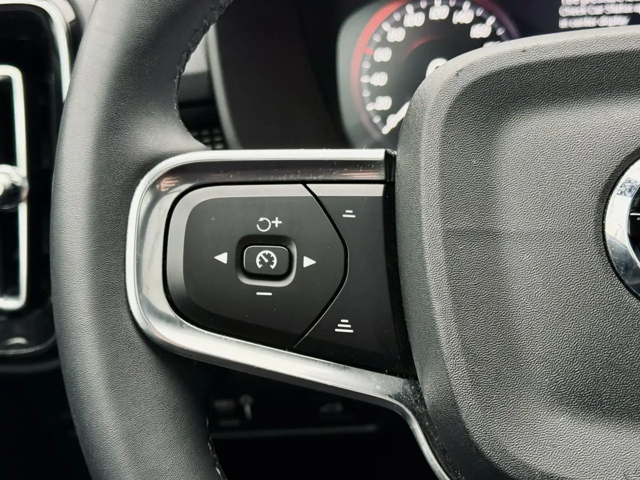 Volvo XC40 снимка Volvo XC40