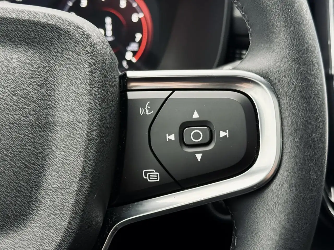 Volvo XC40 снимка Volvo XC40