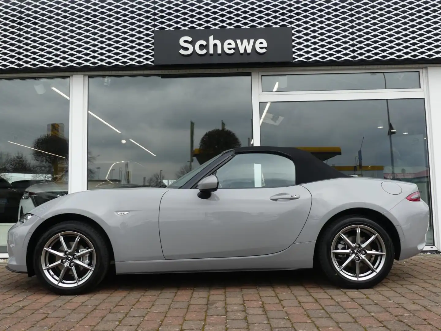Mazda MX-5 SKYACTIV-G 132 Sondermodell Exclusive-Line - KURZF Grau - 2