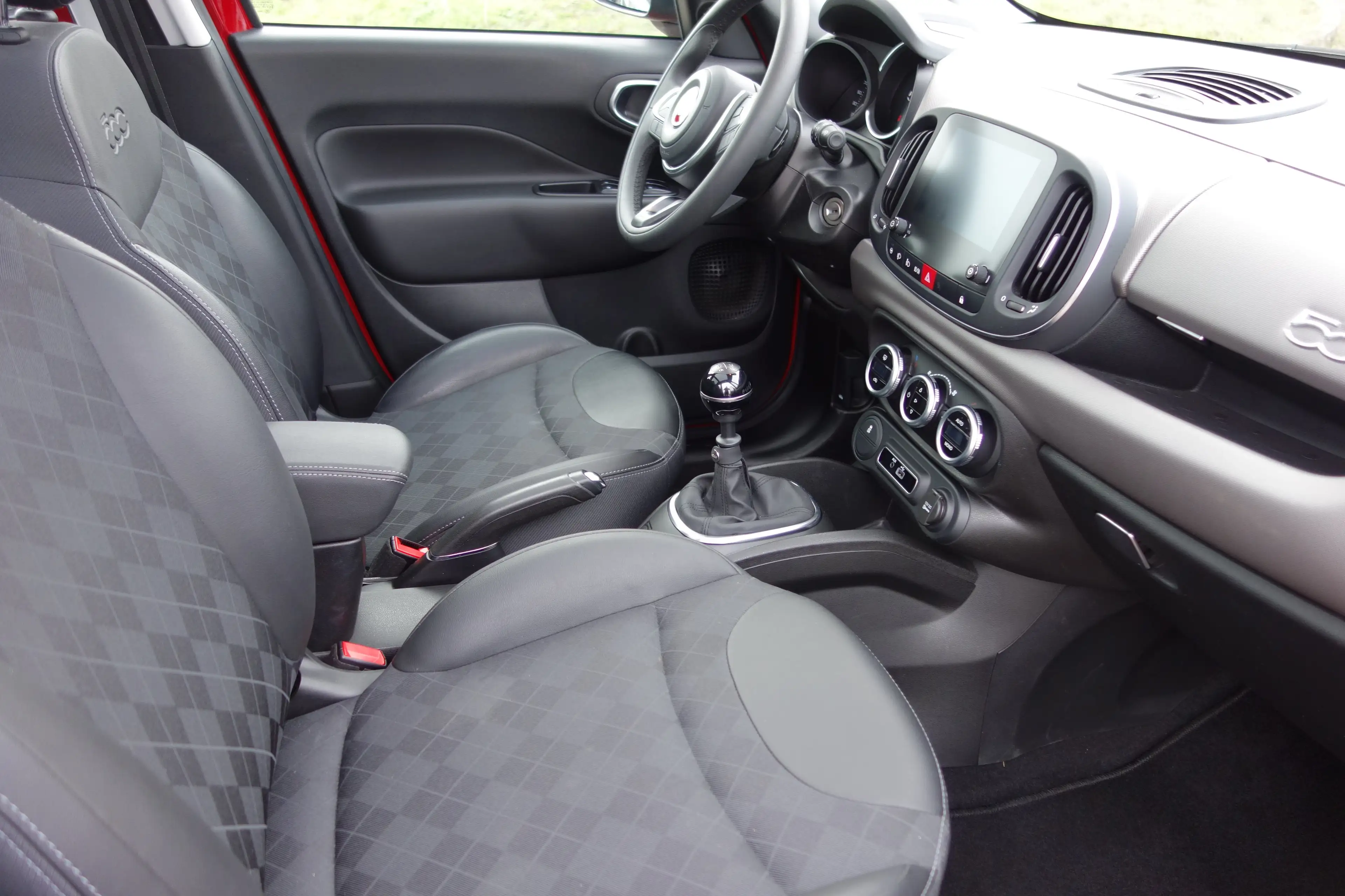 Fiat 500L Lounge Living * 7 Sitzer/Panorama SD/7" Navi.* — photo 11