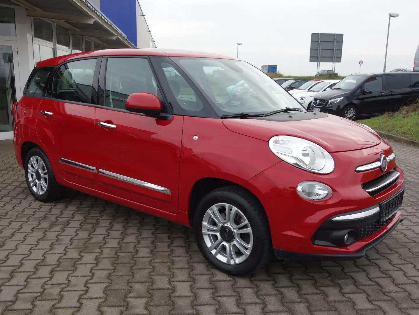 Fiat 500L Lounge Living * 7 Sitzer/Panorama SD/7" Navi.* Rot - 2