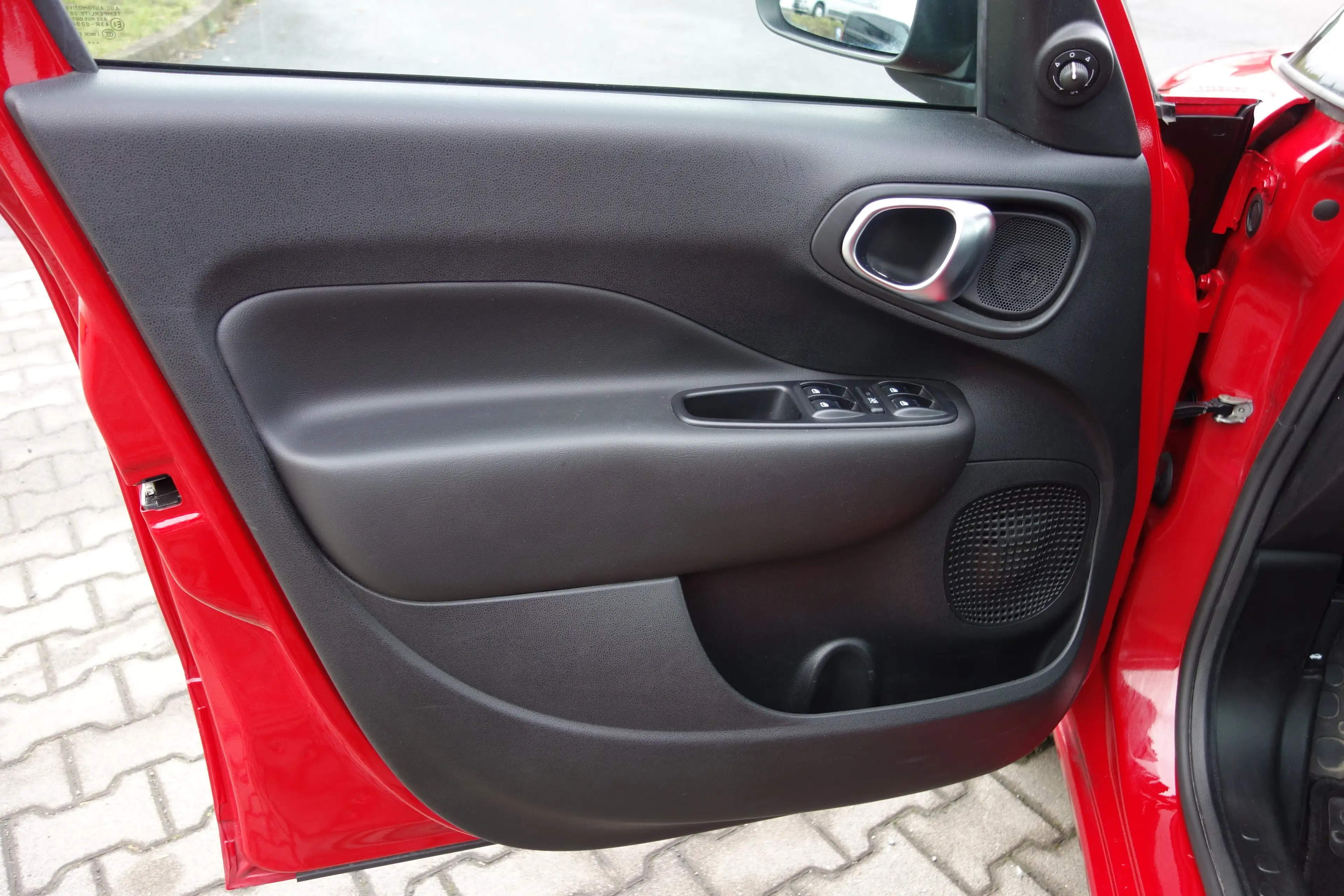 Fiat 500L Lounge Living * 7 Sitzer/Panorama SD/7" Navi.* — photo 6