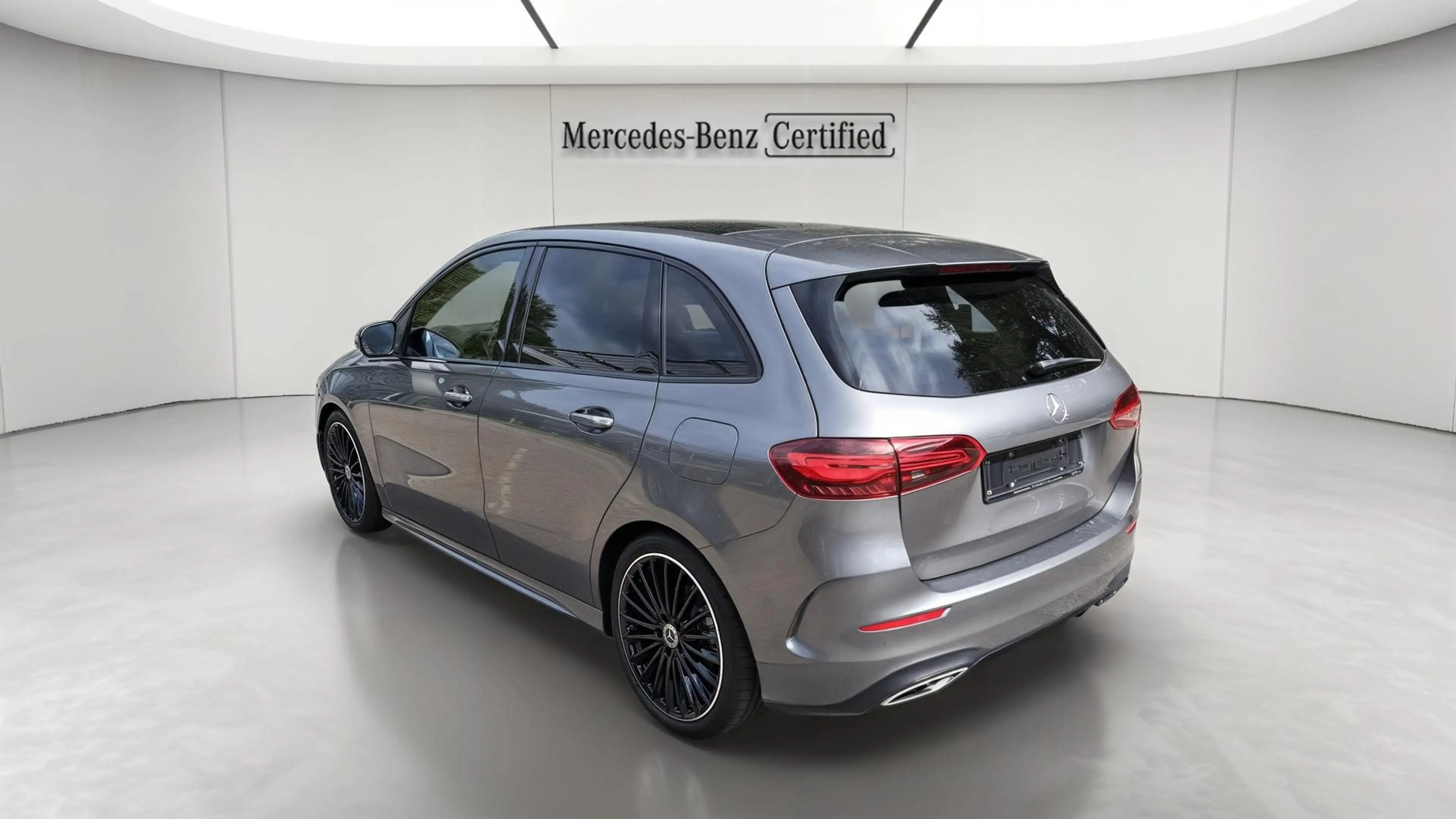 Mercedes-Benz B 180 B Star Edition — photo 4