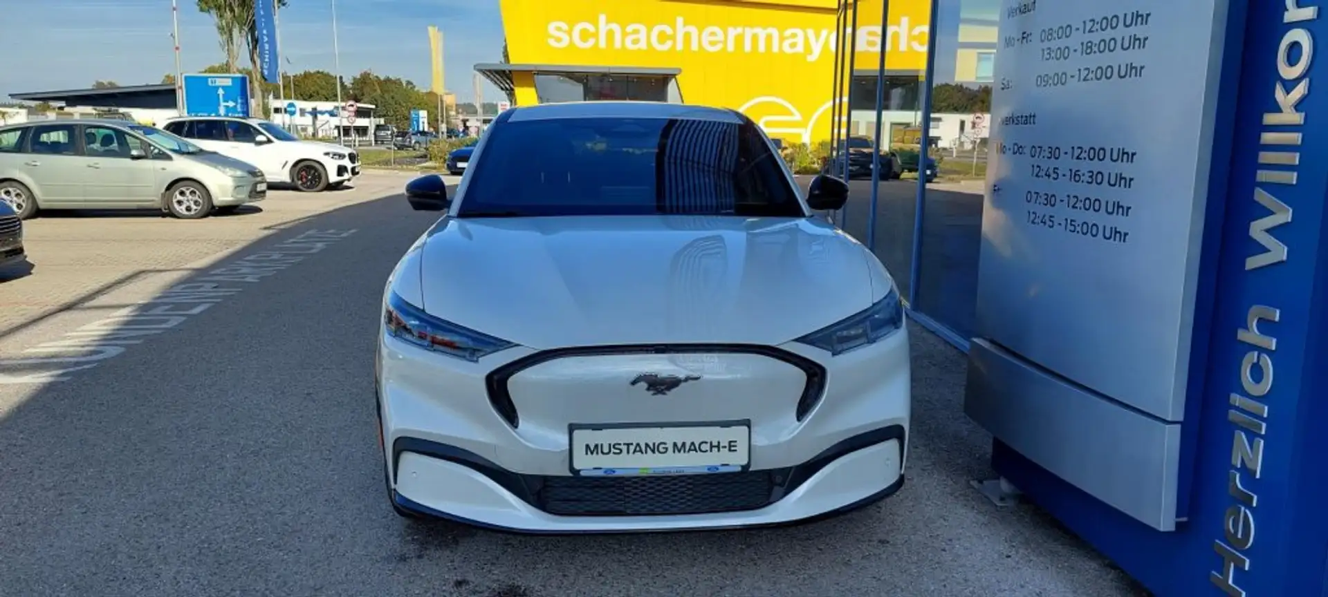 Ford Mustang Mach-E Premium Ext. Range AWD 258/351 Blanc - 2