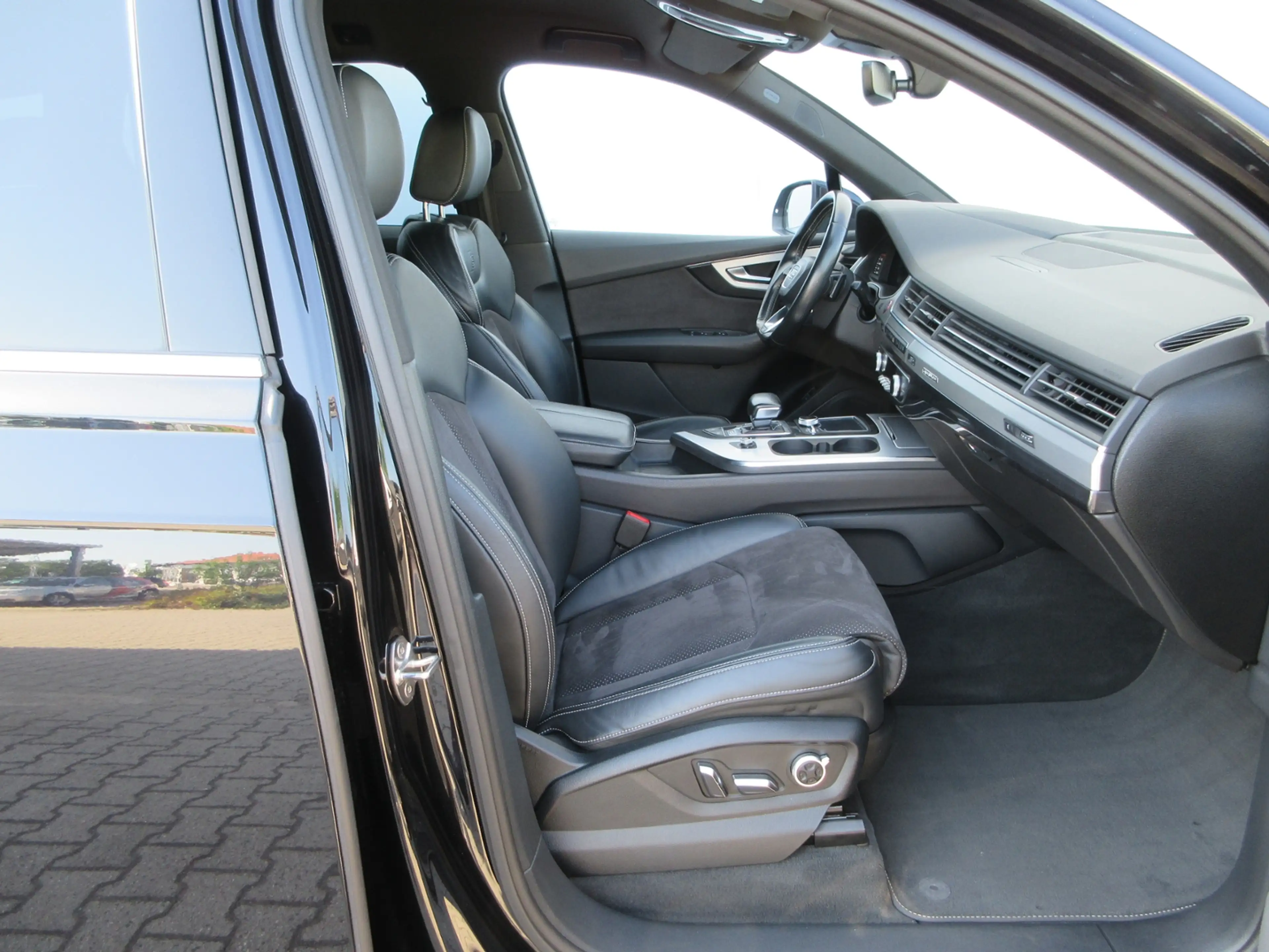 Audi SQ7 4.0 TDI 435 PS LUFT+ALLRADLENK./STAND-HZ/MATRIX/H — photo 5