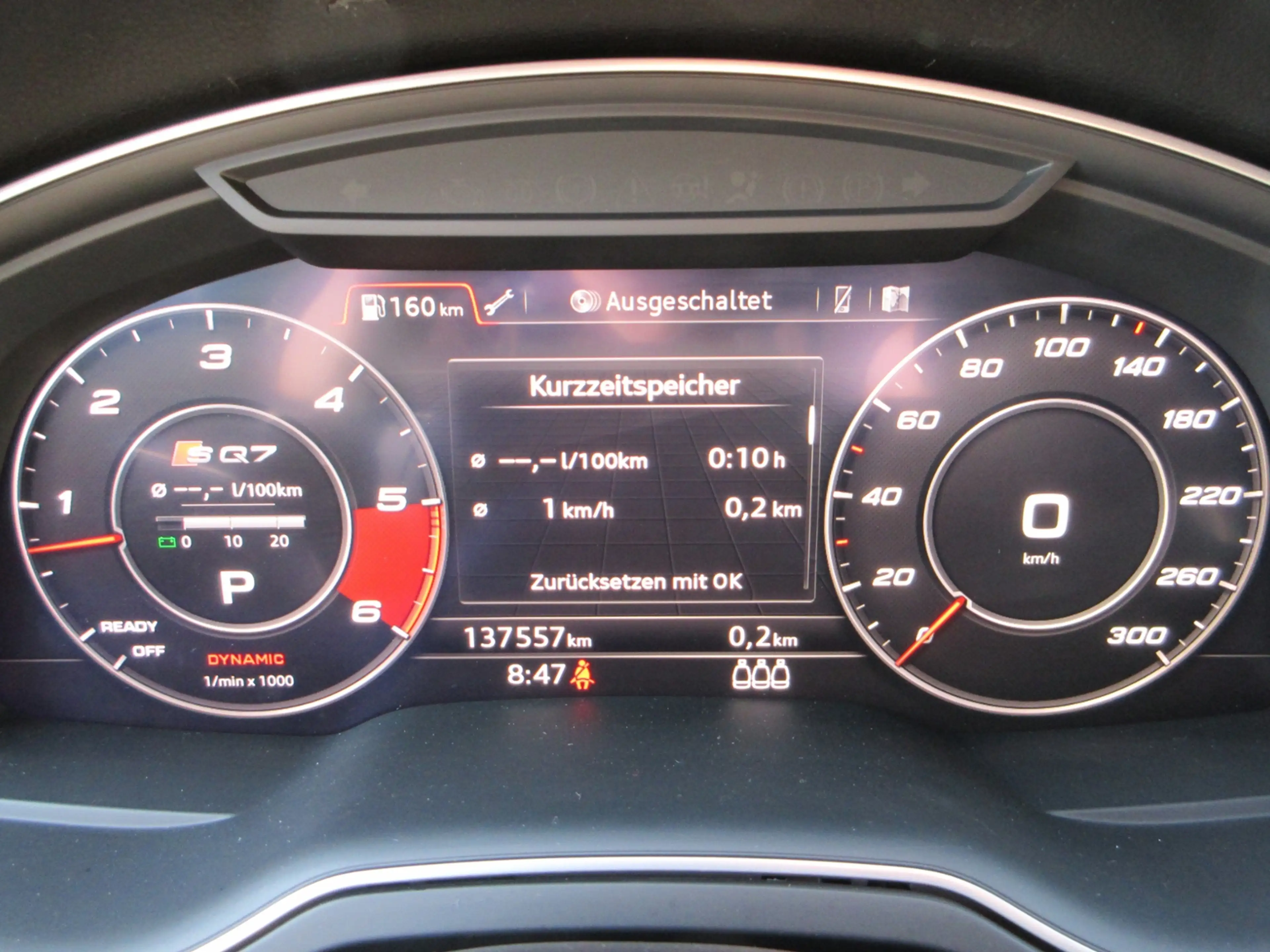Audi SQ7 4.0 TDI 435 PS LUFT+ALLRADLENK./STAND-HZ/MATRIX/H — photo 13